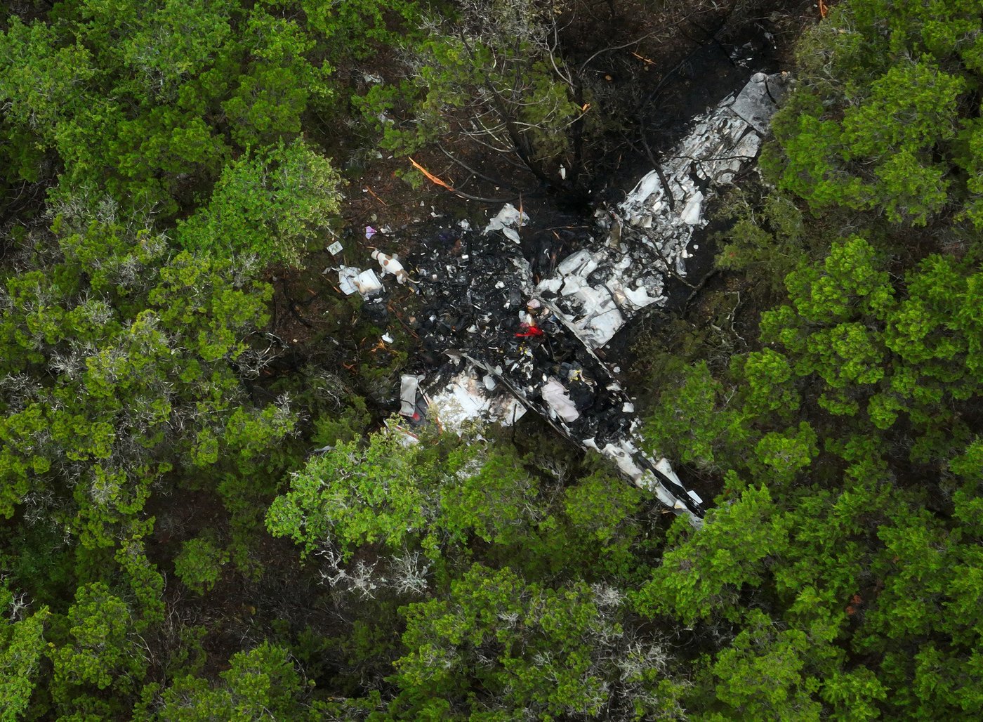 A small plane has crashed in Texas Hill Country, killing all 5 on board, officials say | iNFOnews.ca