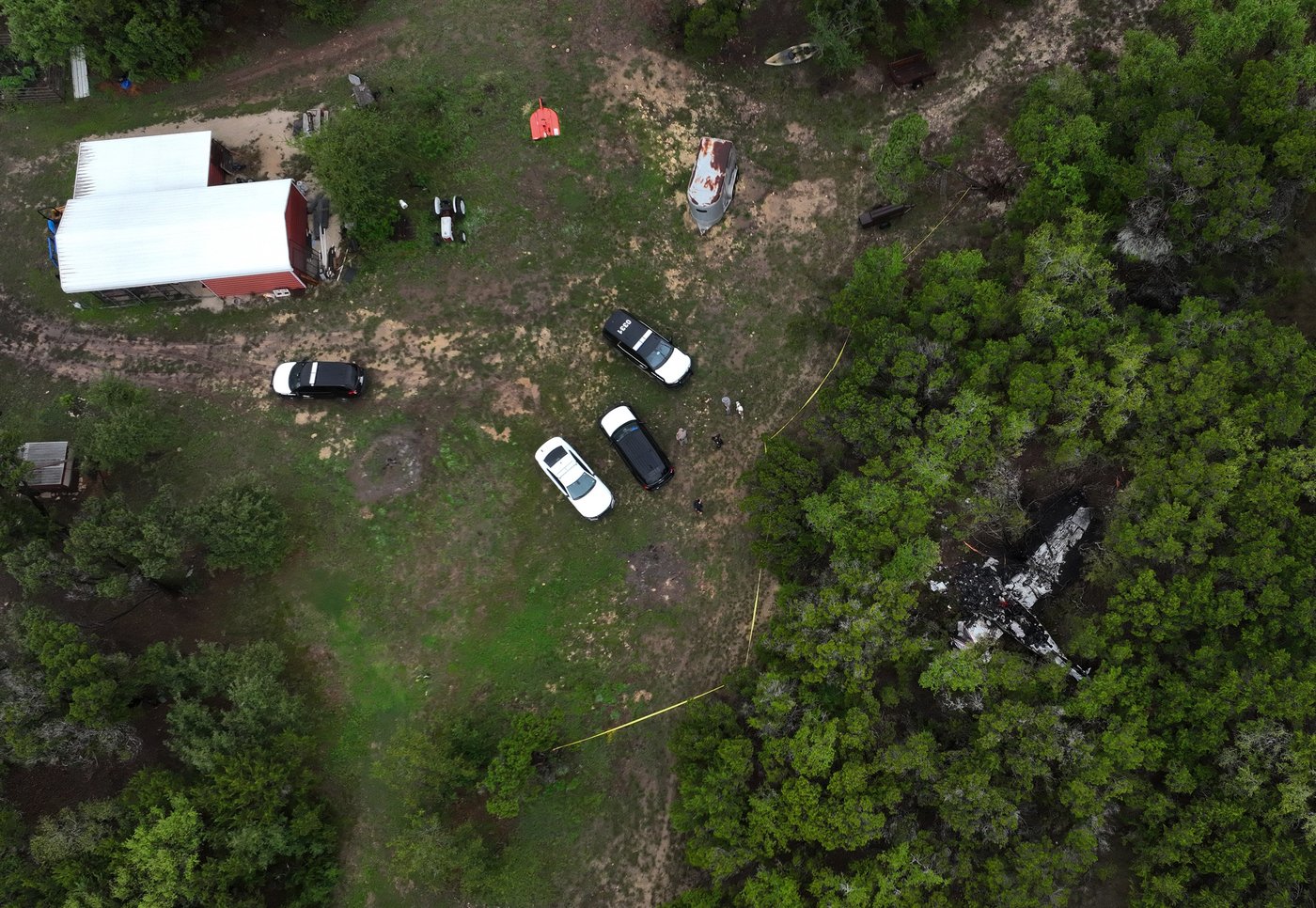 A small plane has crashed in Texas Hill Country, killing all 5 on board, officials say | iNFOnews.ca