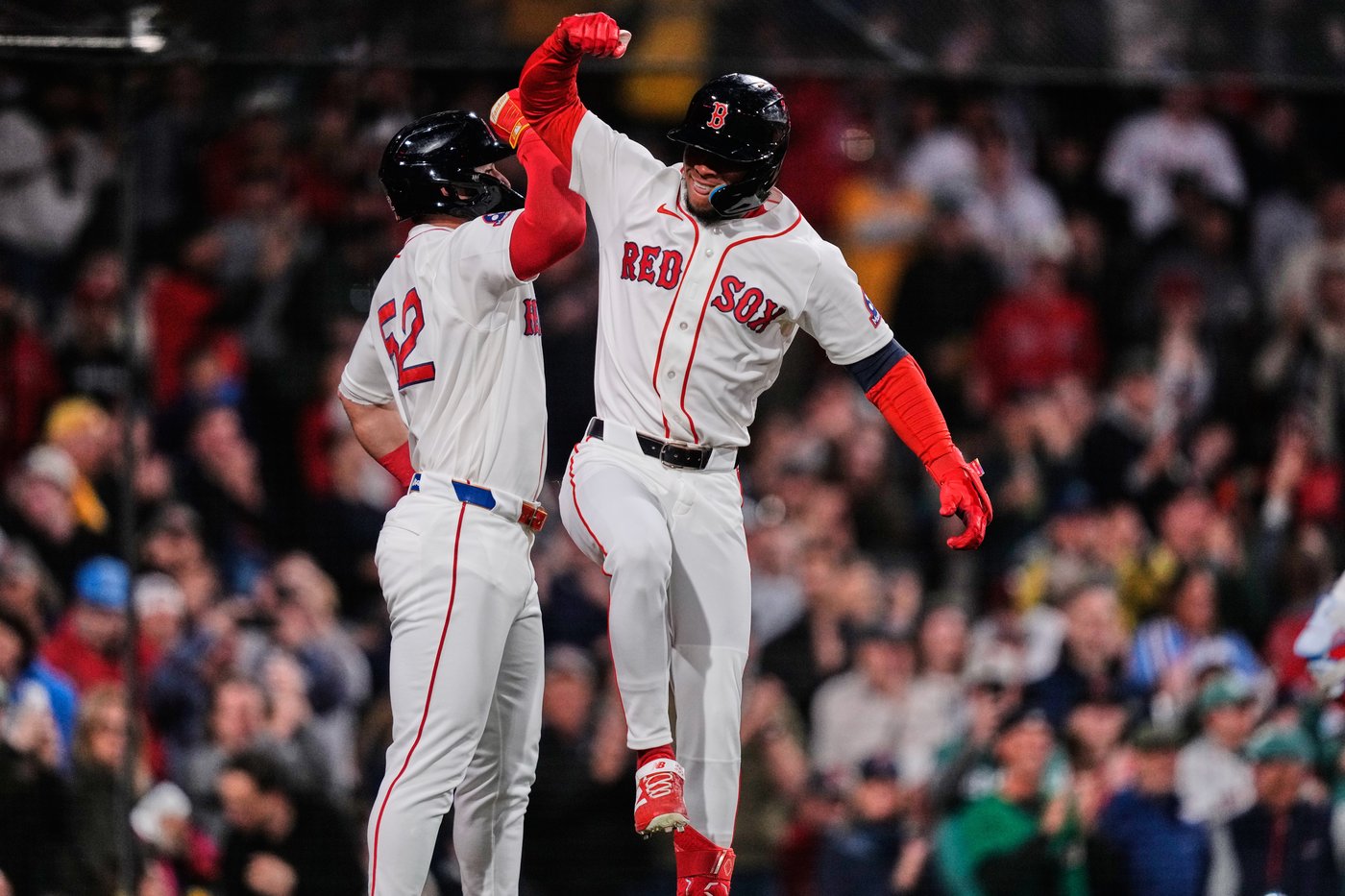 Rafaela's pinch 2-run homer leads Red Sox over Phillies 3-1 as Schwarber streak stopped | iNFOnews.ca