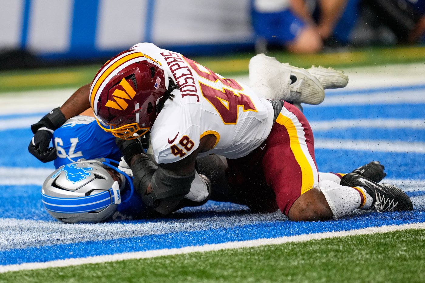 Dobbs overcomes two turnovers with long TD run as Lions beat Commanders, 17-13 | iNFOnews.ca