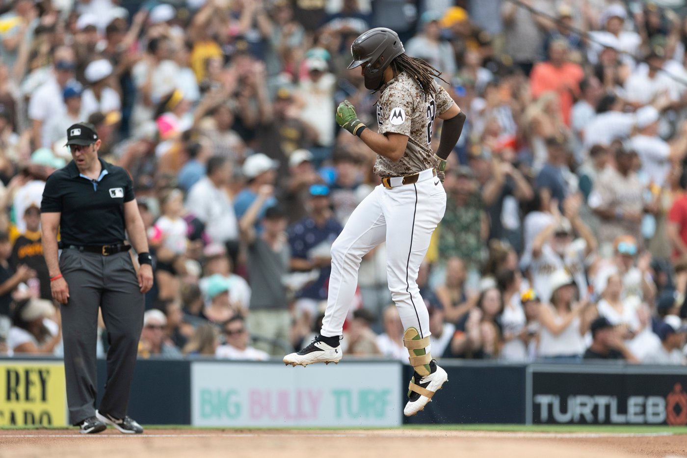 Fernando Tatis Jr. and newcomer Austin Hays power Padres to 7-2 victory over Astros | iNFOnews.ca