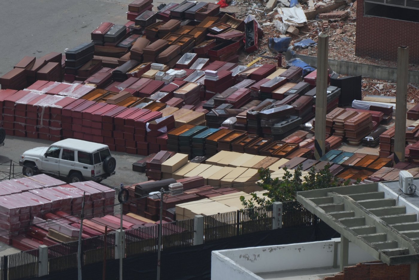 As quake rescue effort winds down, Venezuelans are left alone to recover their dead | iNFOnews.ca
