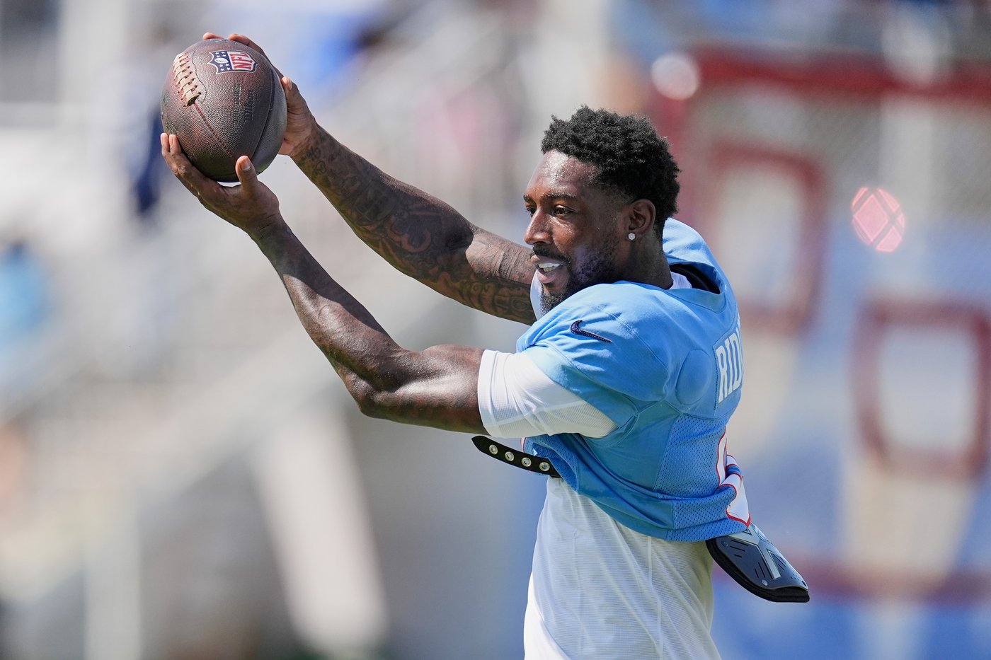 Receiver Carnell Tate leans on Calvin Ridley as Titans rookie learns new offense | iNFOnews.ca