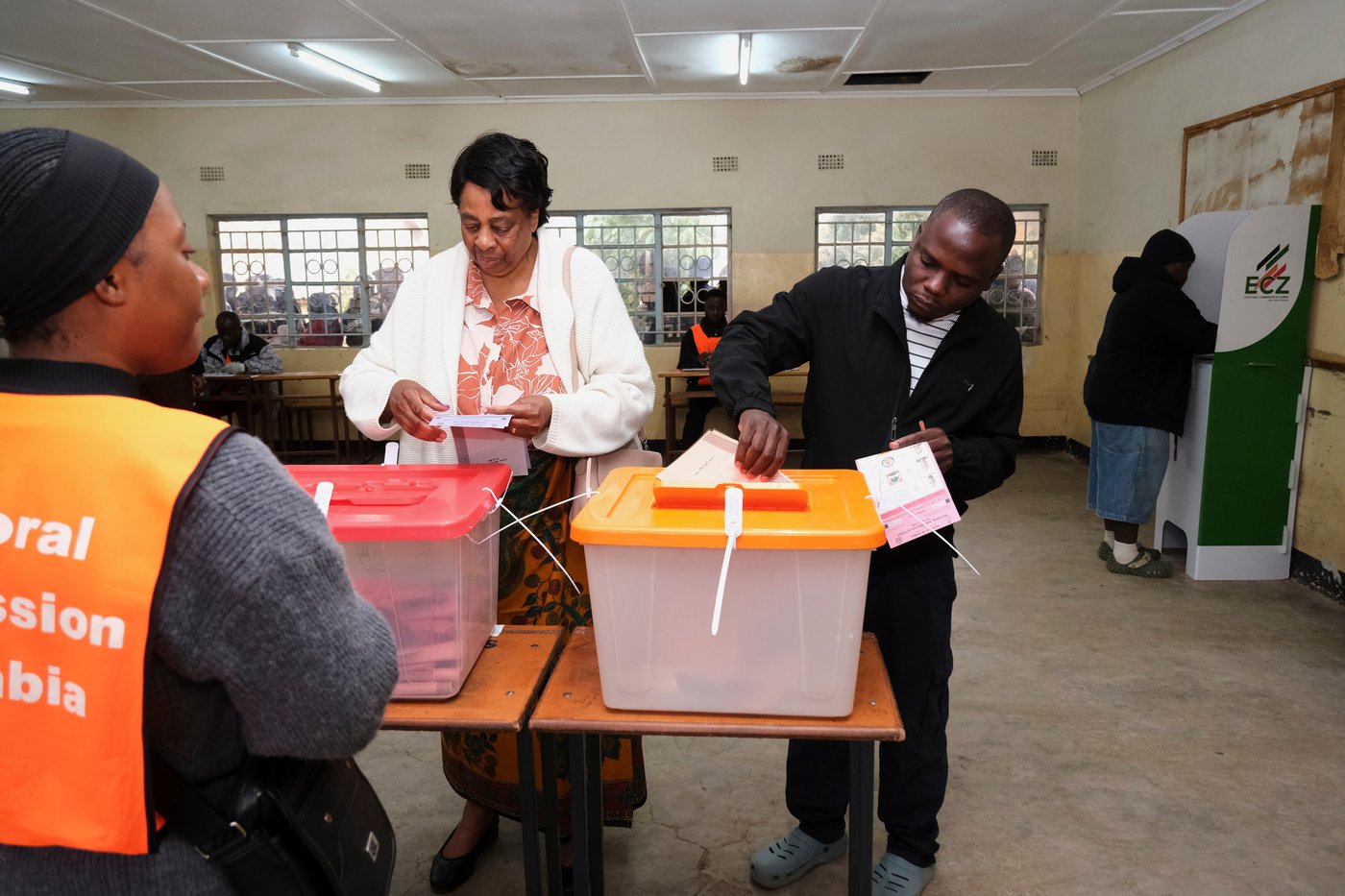 Zambians cast ballots in a presidential election that tests incumbent's economic reforms | iNFOnews.ca