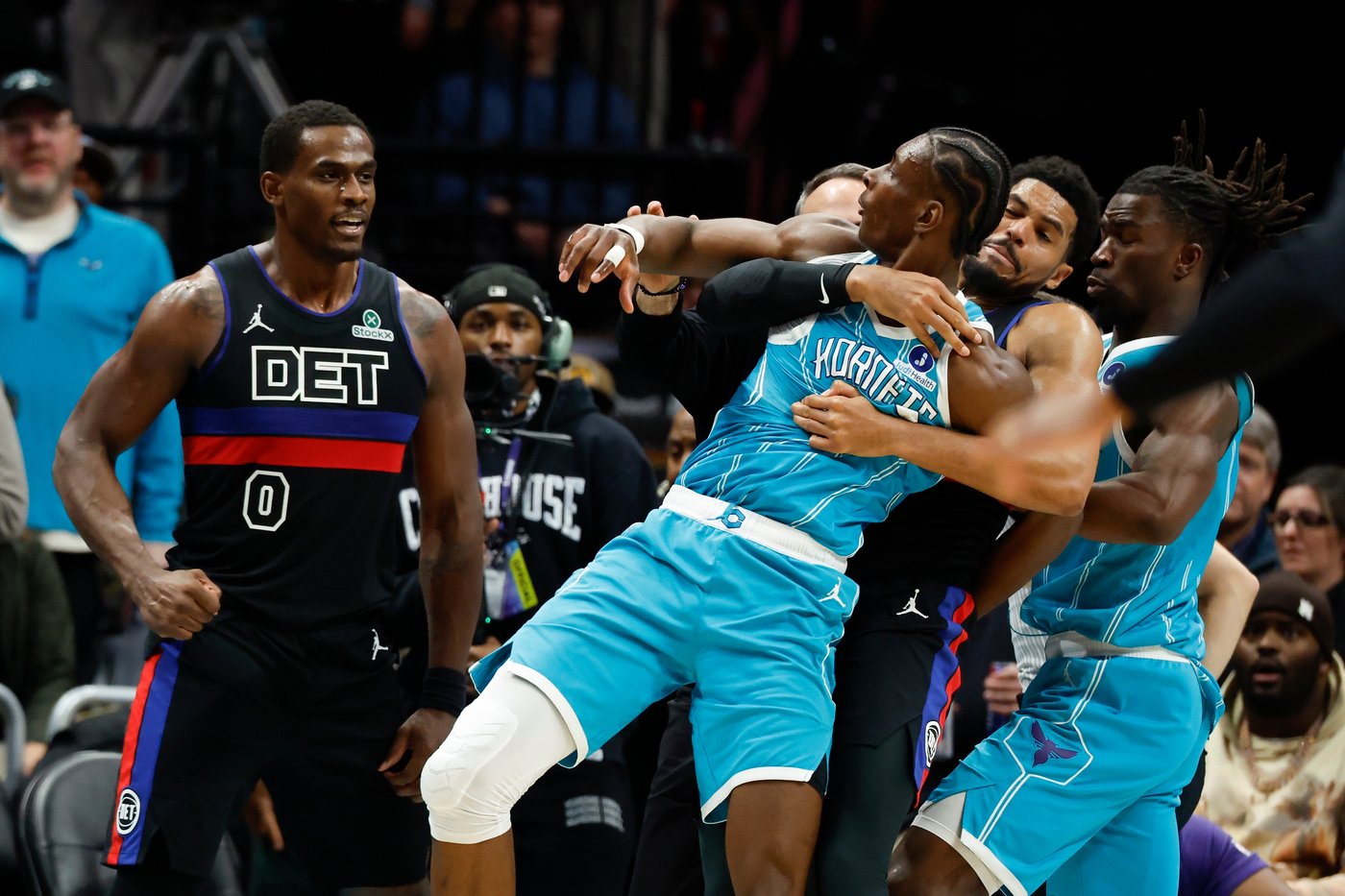 Four players ejected after Pistons and Hornets tussle in physical game won by Detroit | iNFOnews.ca