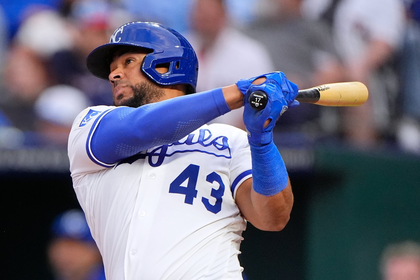 Duran's 2-run, opposite field homer rallies Red Sox to a 4-3 win over the Royals | iNFOnews.ca