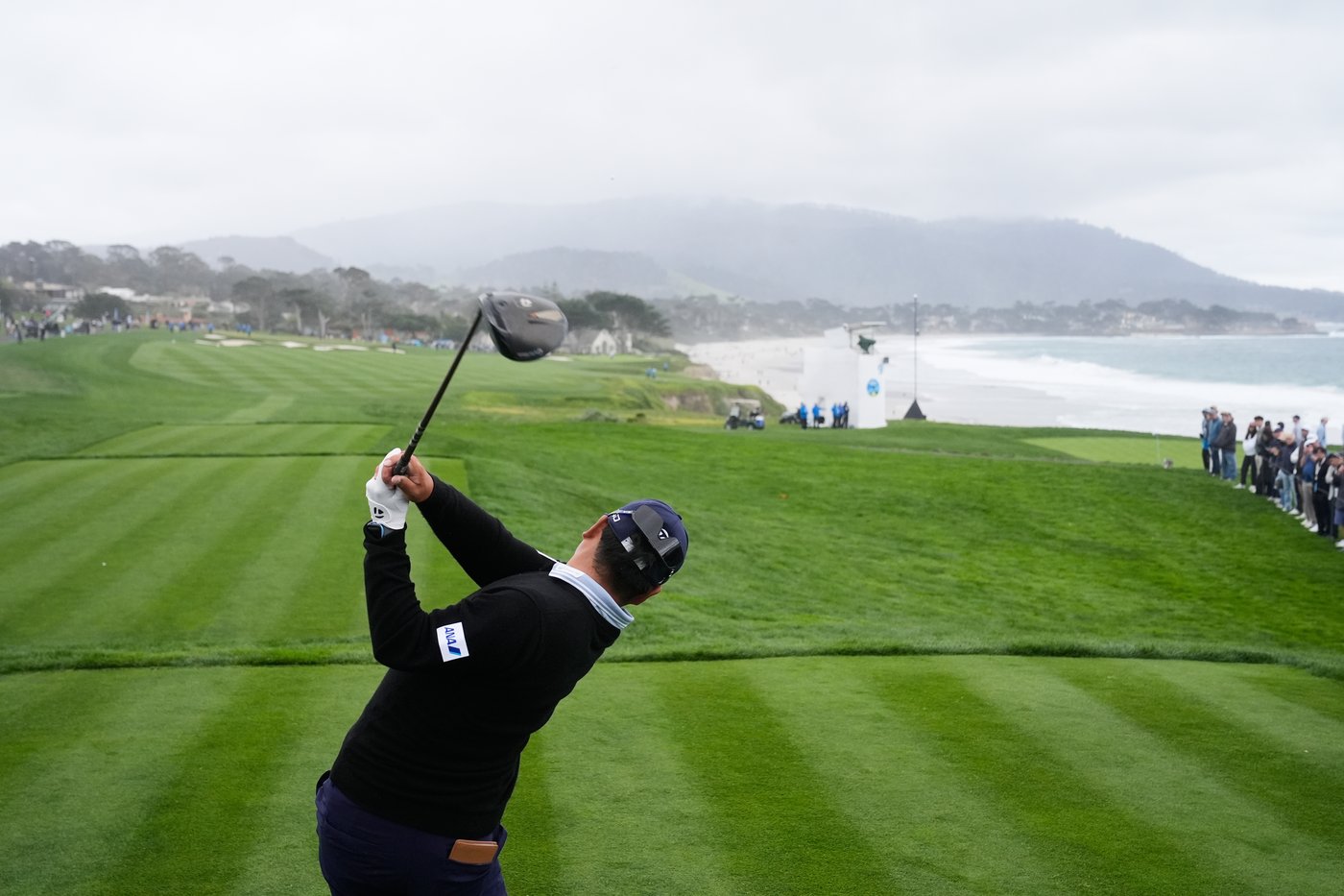 Bhatia's big birdie runs helps him combat the wind and lead at Pebble Beach | iNFOnews.ca