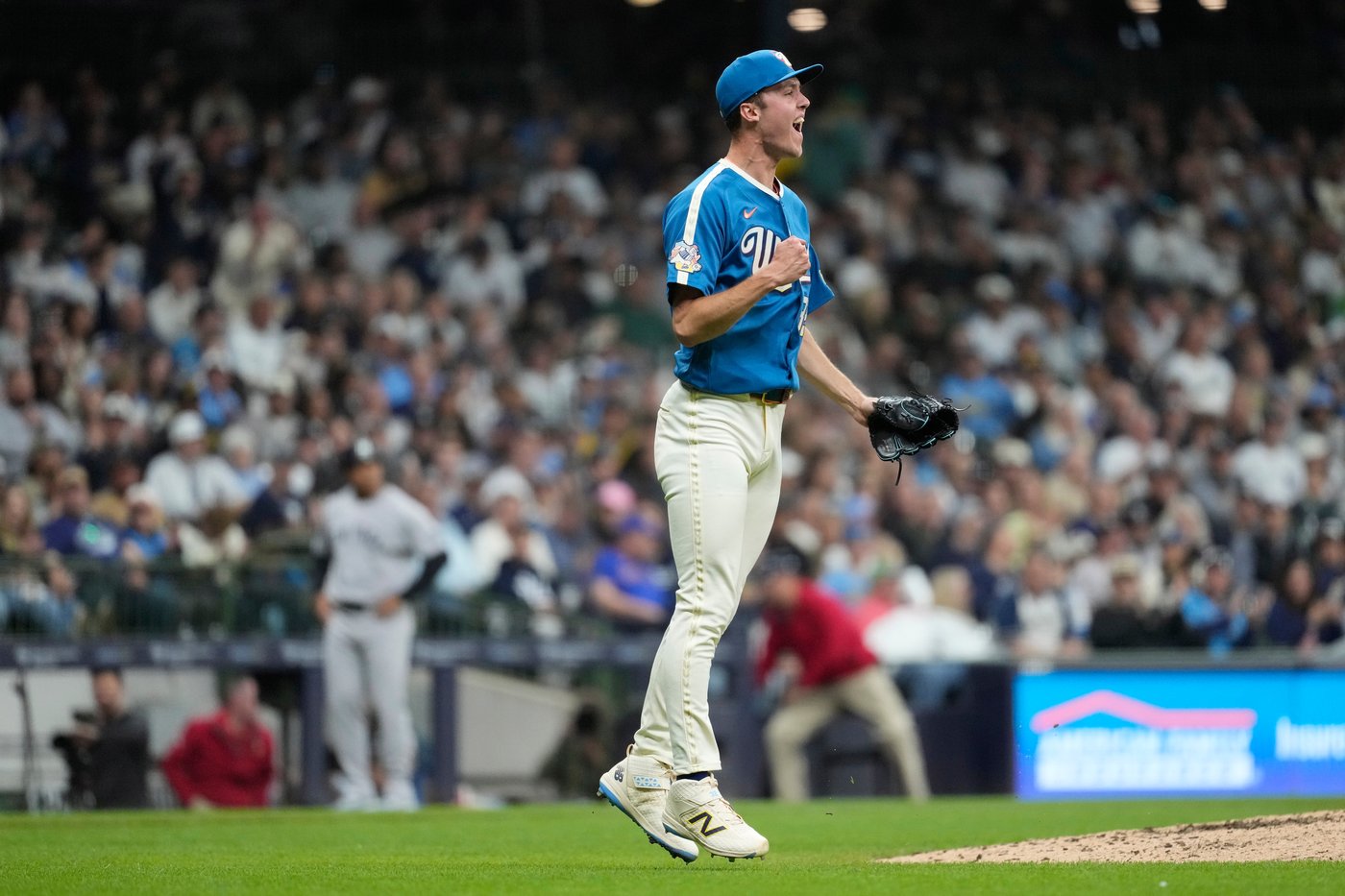 Brewers' Misiorowski sets standard for velocity by a starter as he reaches 103 mph on 10 pitches | iNFOnews.ca