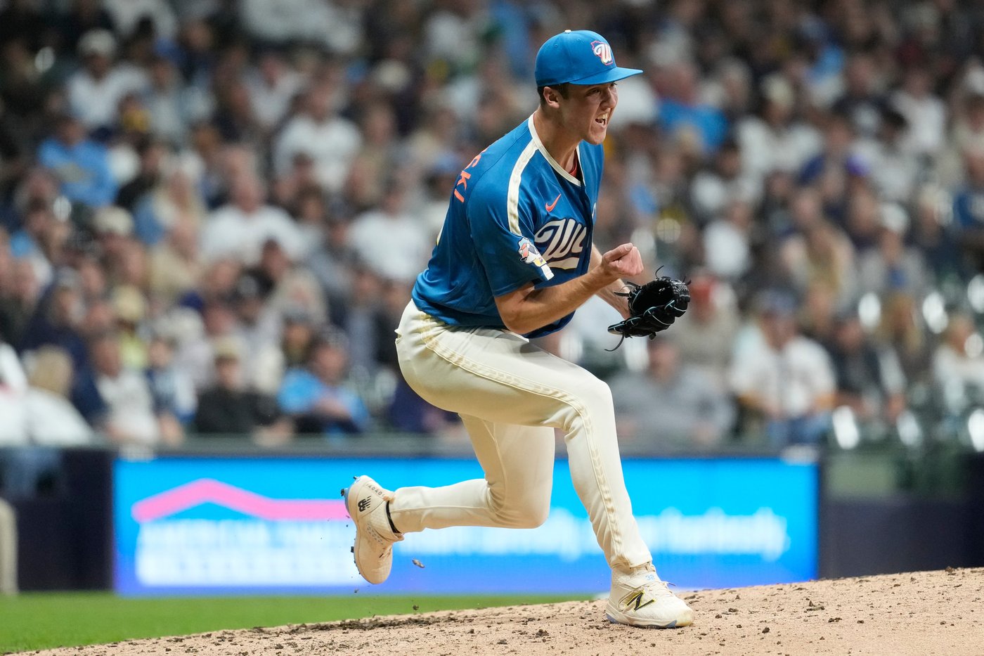 Brewers' Misiorowski sets standard for velocity by a starter as he reaches 103 mph on 10 pitches | iNFOnews.ca