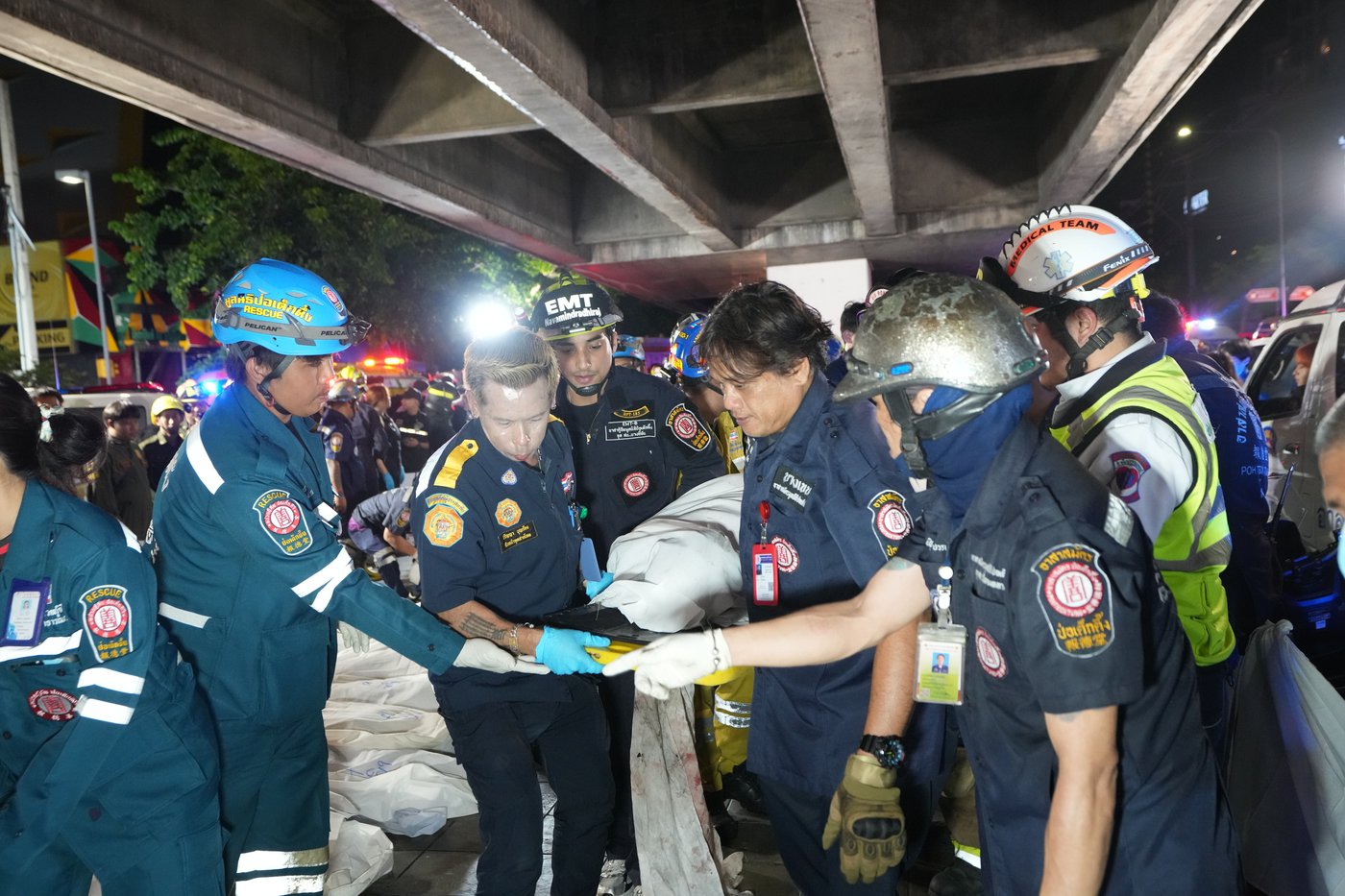 Fire breaks out at a pub in Bangkok, killing at least 27 people | iNFOnews.ca Fire breaks out at a pub in Bangkok, killing at least 27 people | iNFOnews.ca