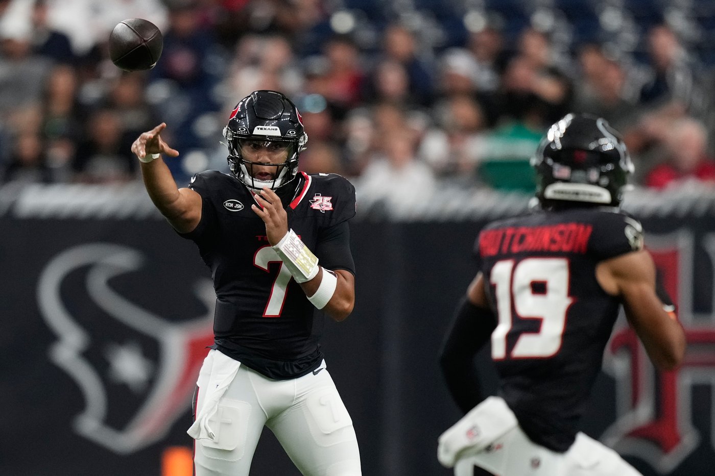 Fernando Mendoza throws a pick-6, struggles in 1st half of Raiders' 22-20 preseason win over Texans | iNFOnews.ca Fernando Mendoza throws a pick-6, struggles in 1st half of Raiders' 22-20 preseason win over Texans | iNFOnews.ca