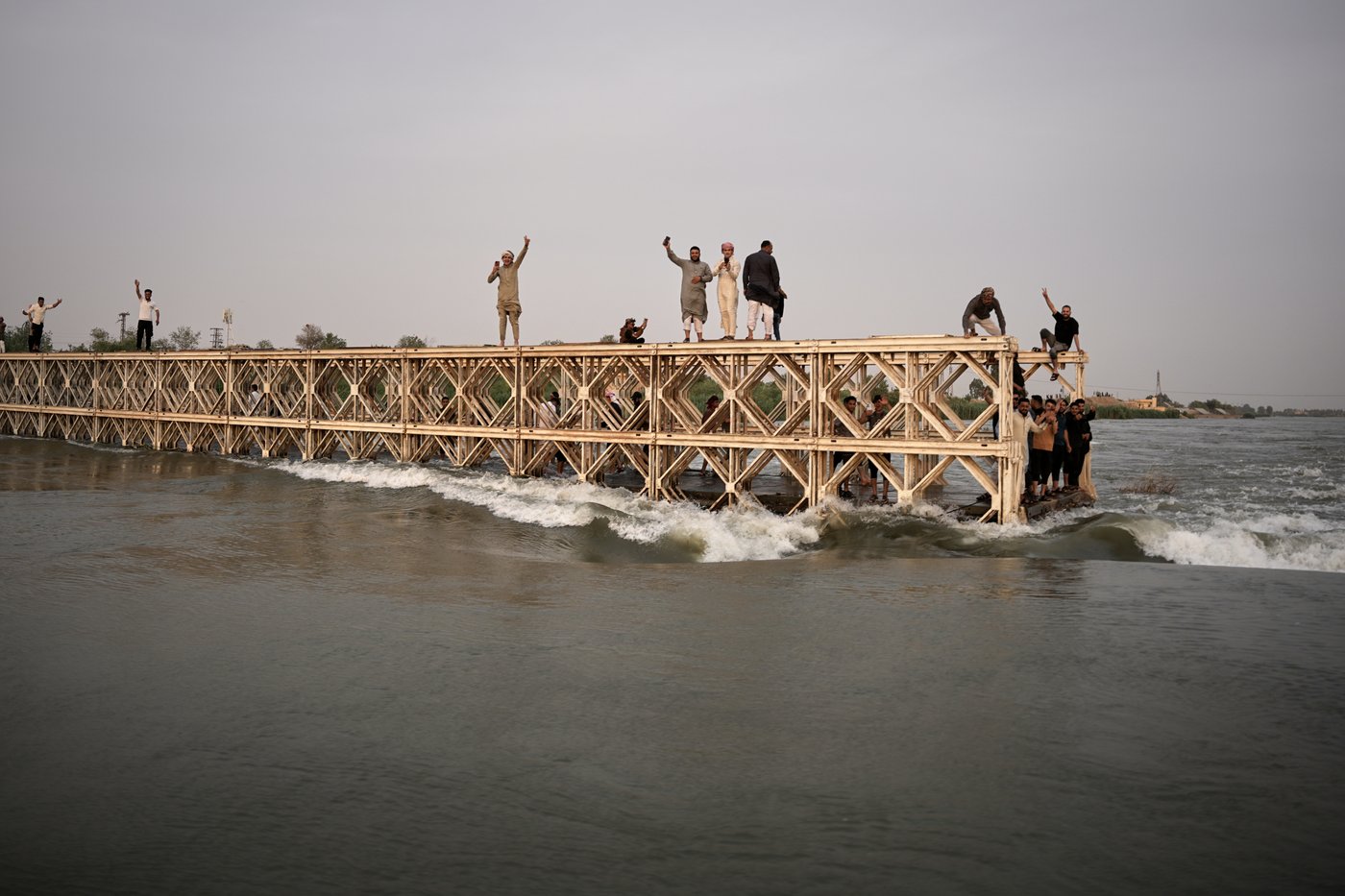 Photos of rare Euphrates River floods in Syria | iNFOnews.ca