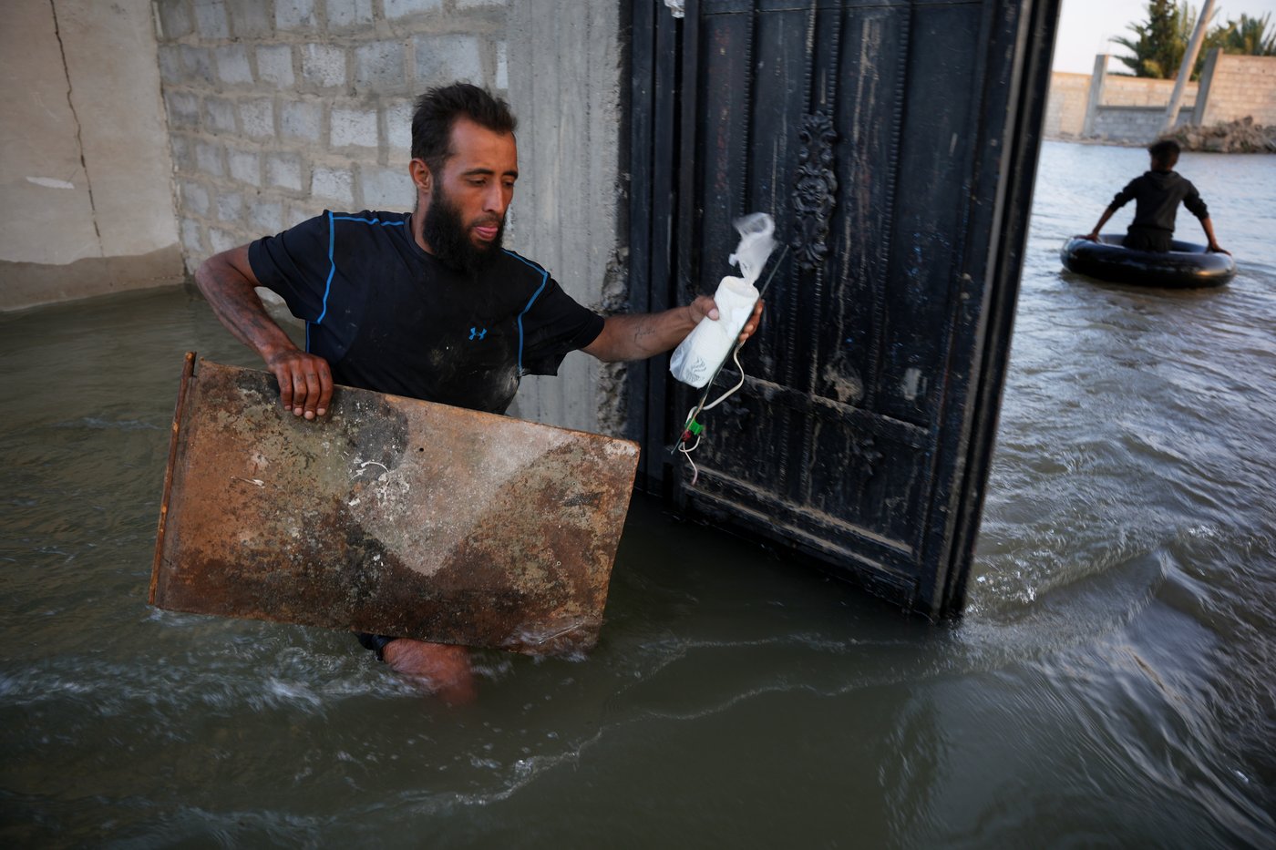 Photos of rare Euphrates River floods in Syria | iNFOnews.ca