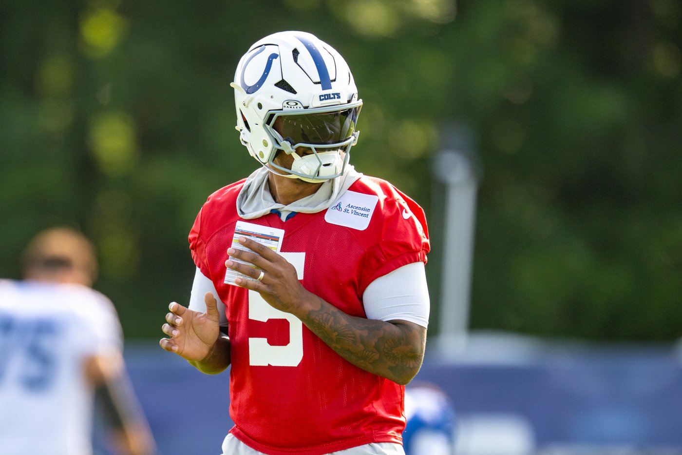 Daniel Jones checks off one goal by returning to full practice work as the Colts open training camp | iNFOnews.ca