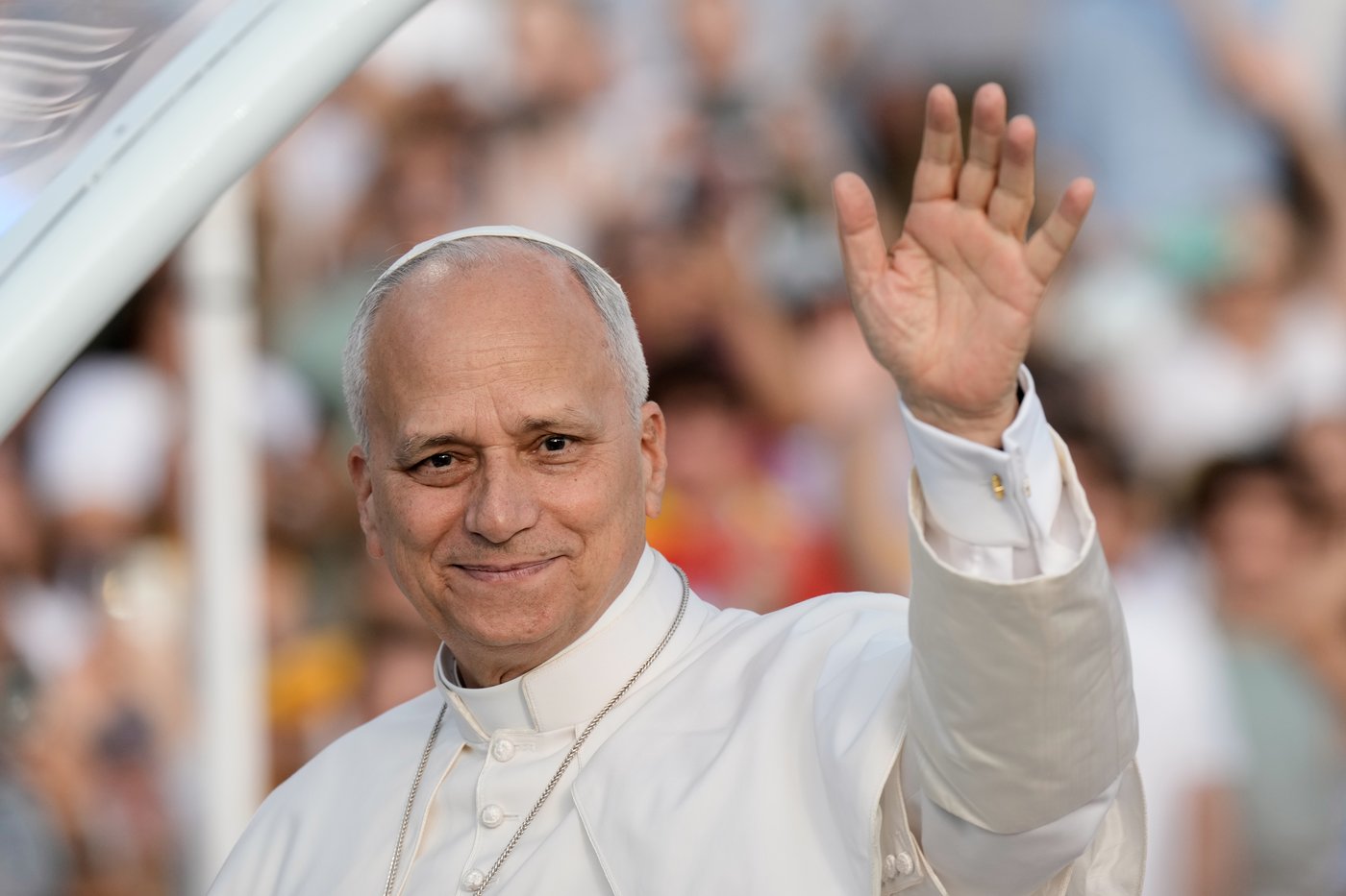 Pope Leo XIV gets caught up in Spain's great debates over soccer and language | iNFOnews.ca