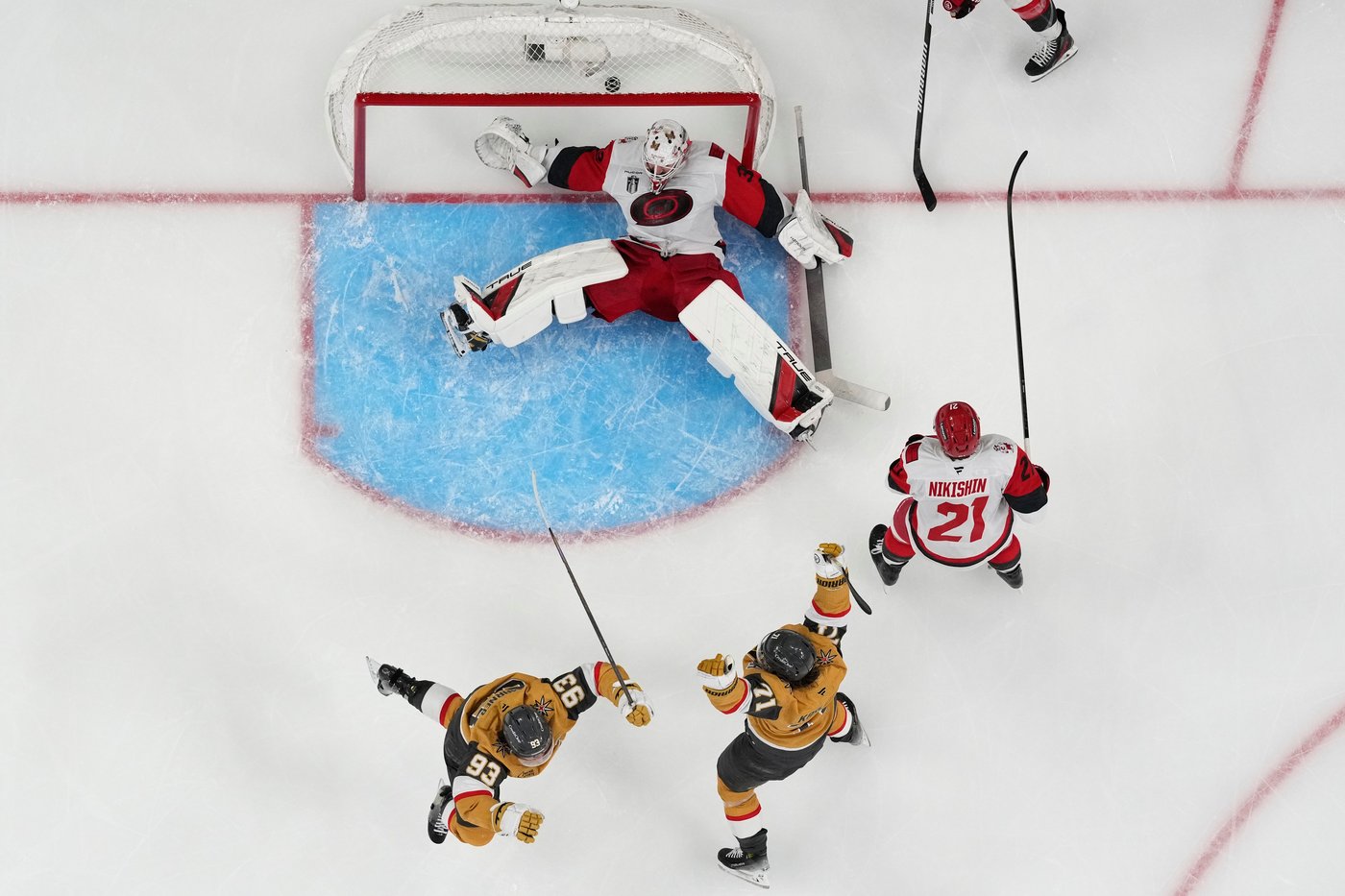 Carolina trails Vegas in the Stanley Cup Final and has a big decision to make for Game 4 | iNFOnews.ca