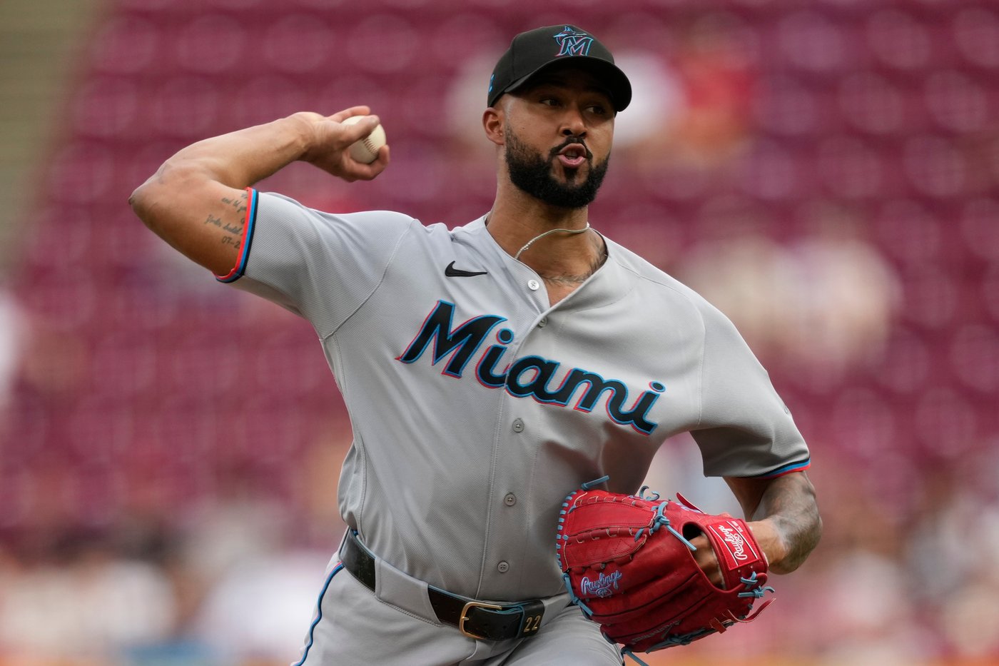 Chase Burns strikes out 8 in 7 innings, outduels Sandy Alcantara in Reds' 1-0 win over Marlins | iNFOnews.ca Chase Burns strikes out 8 in 7 innings, outduels Sandy Alcantara in Reds' 1-0 win over Marlins | iNFOnews.ca