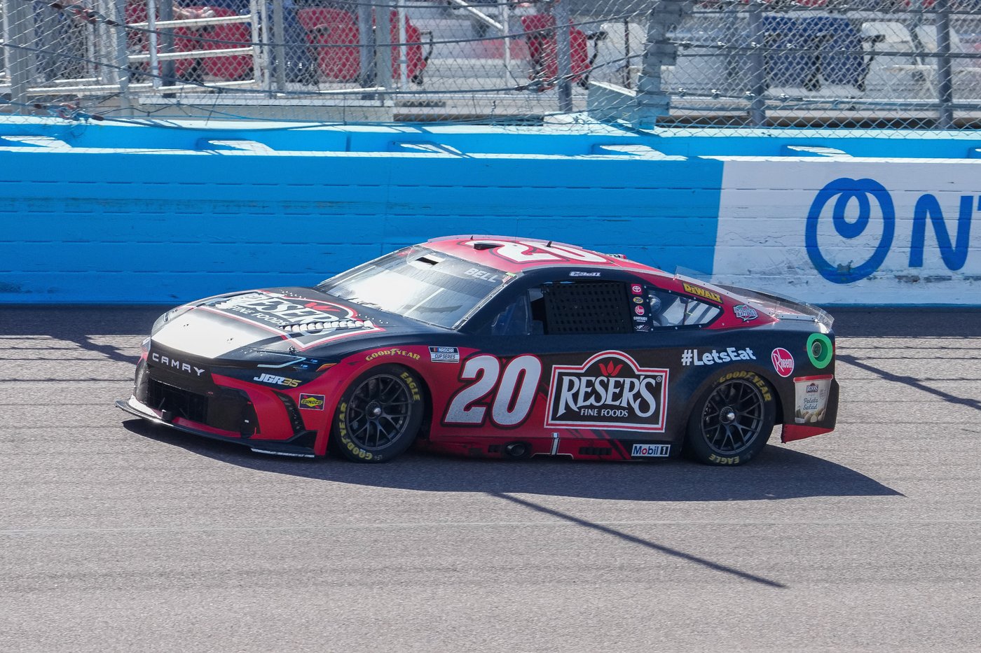 Christopher Bell takes Las Vegas pole as Joe Gibbs Racing sweeps top 3 qualifying | iNFOnews.ca