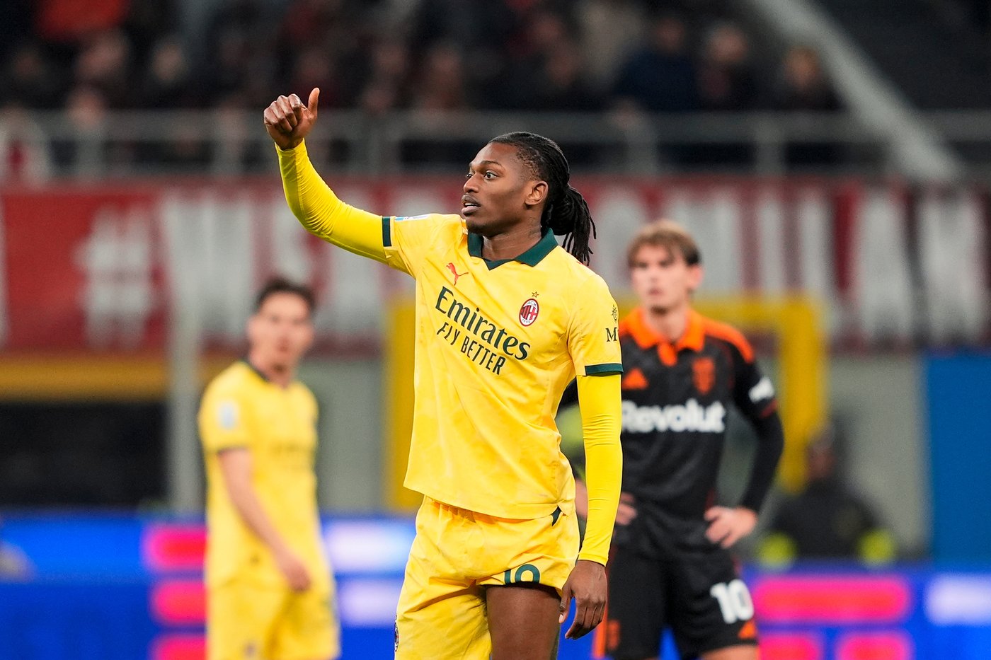 AC Milan falls seven points behind leader Inter in title race after 1-1 home draw with Como | iNFOnews.ca