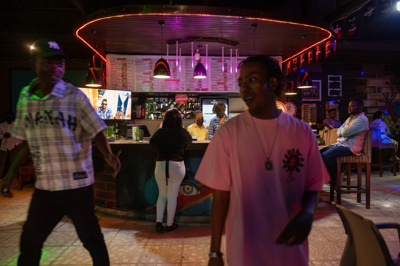 Photos show how the Ebola outbreak is changing nightlife in Congo | iNFOnews.ca