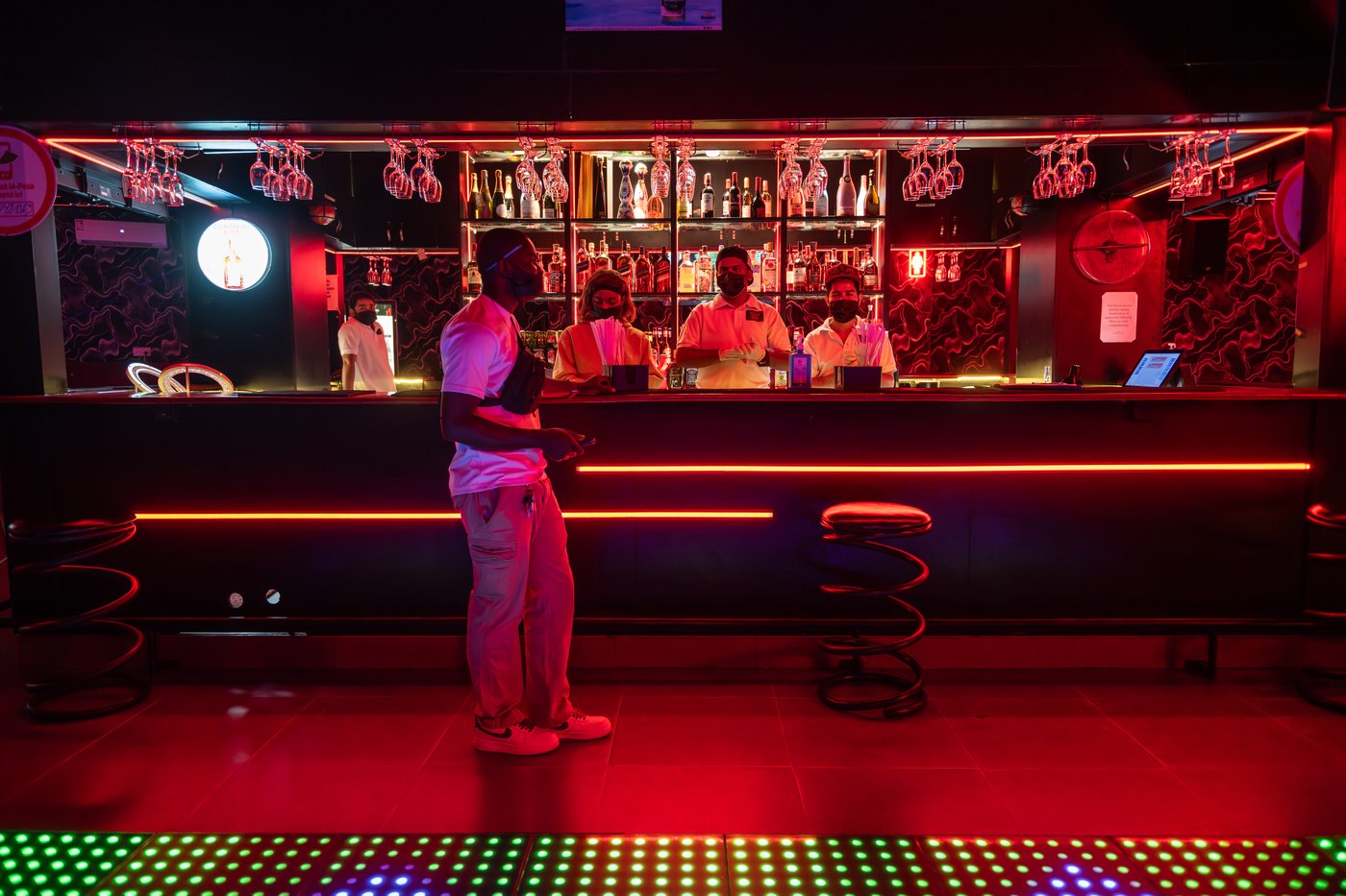 Photos show how the Ebola outbreak is changing nightlife in Congo | iNFOnews.ca