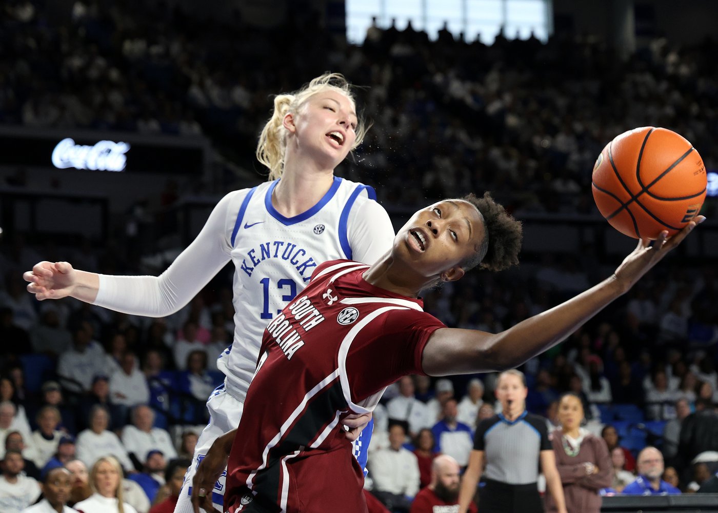 No. 3 South Carolina holds off No. 16 Kentucky 60-56 | iNFOnews.ca