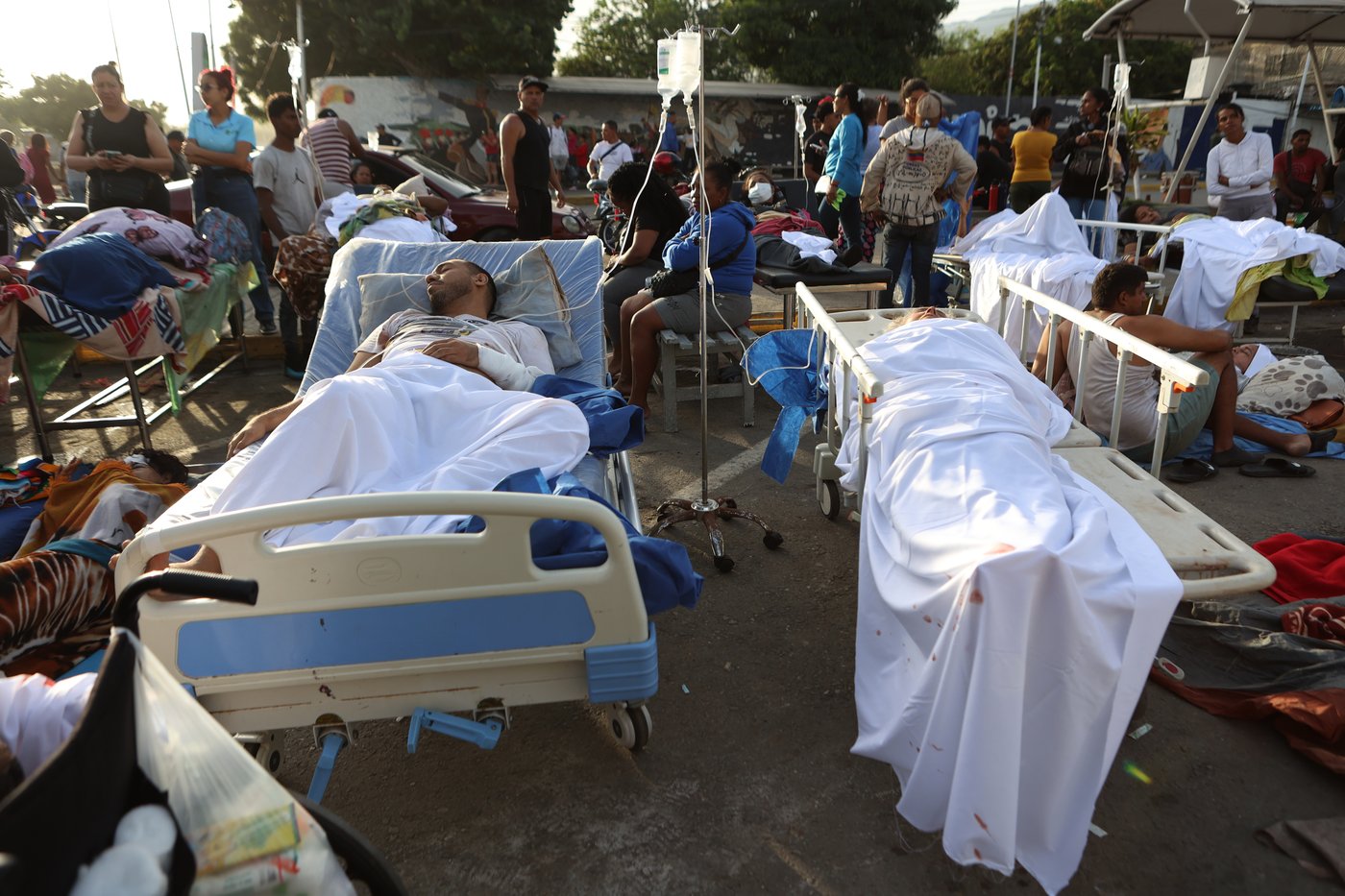 Twin earthquakes strike Venezuela, in photos | iNwheels