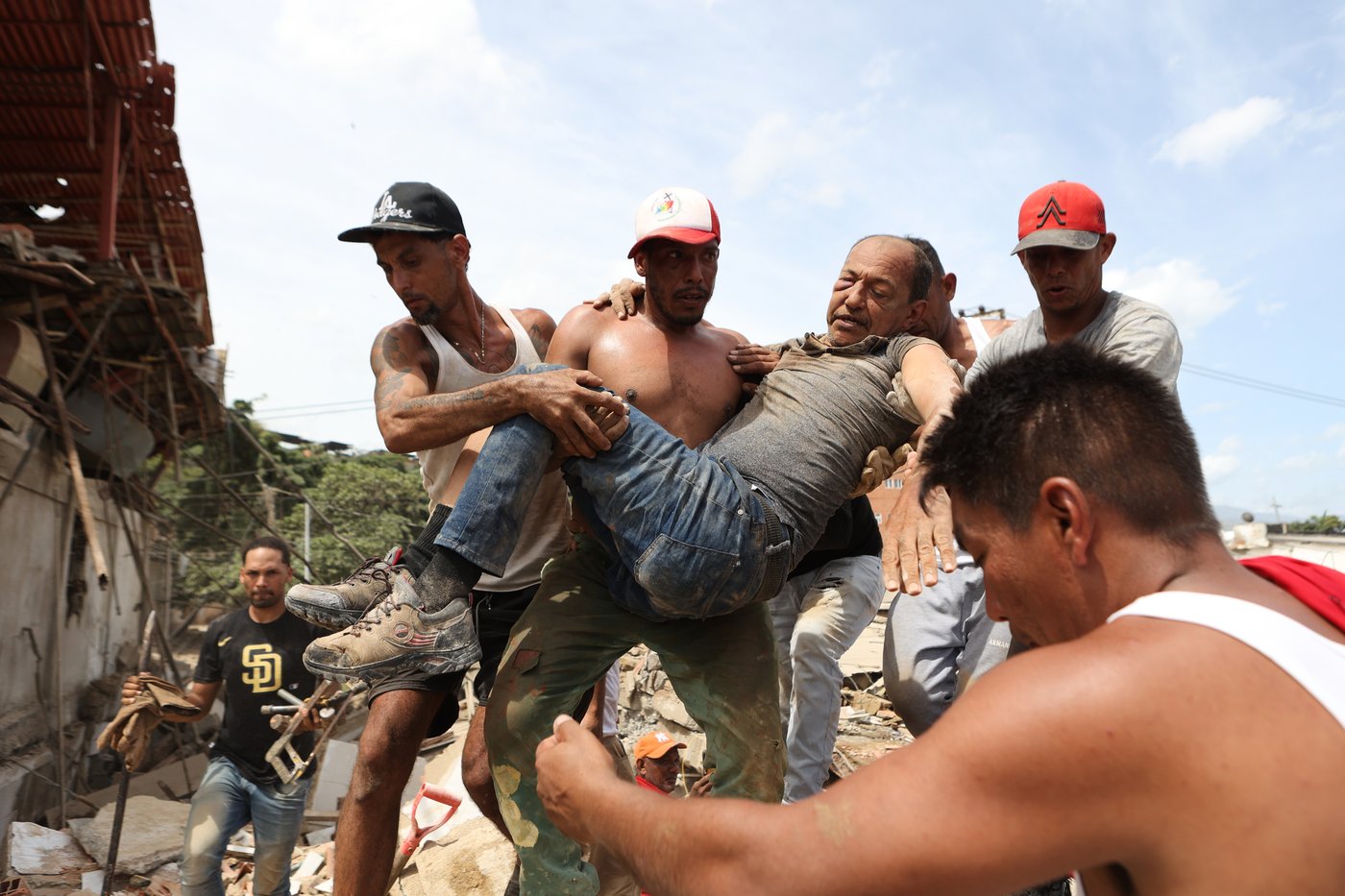Twin earthquakes strike Venezuela, in photos | iNwheels