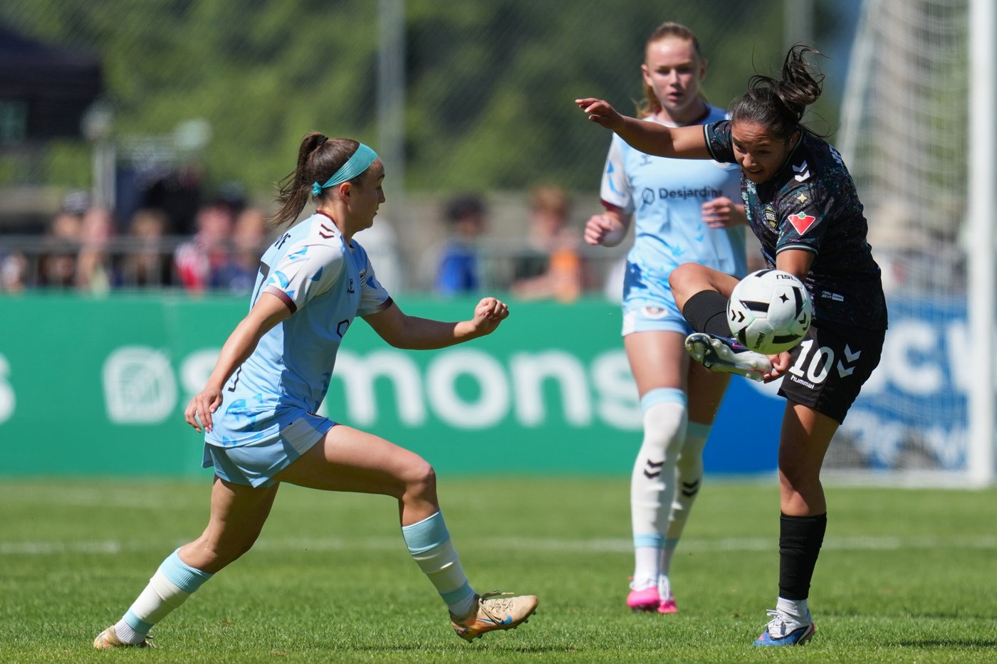 Women's leagues in Canada, US, aim to take advantage of men's World Cup | iNFOnews.ca