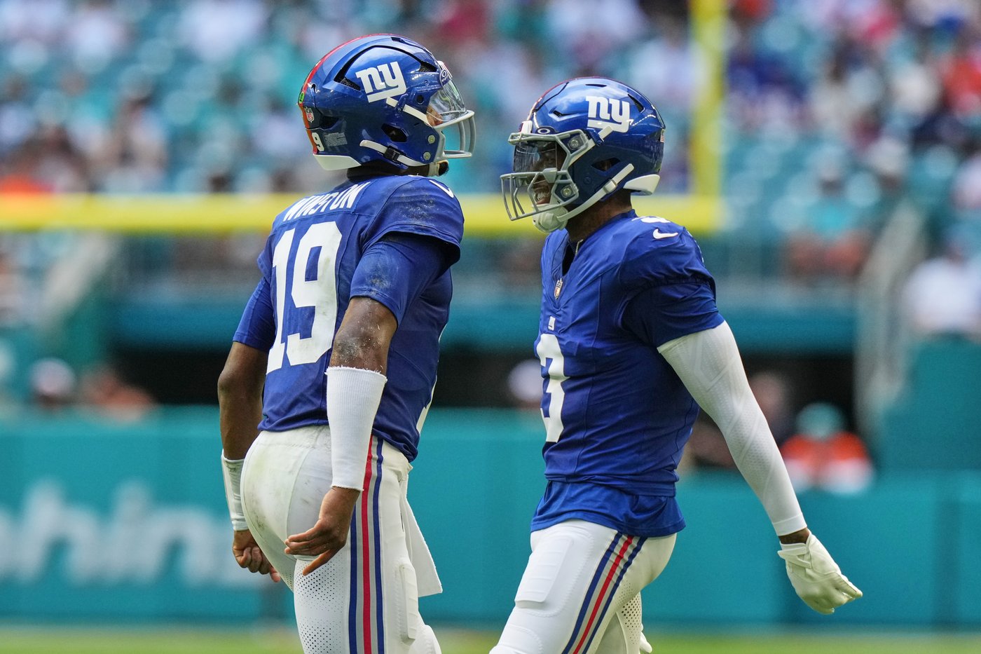 Jameis Winston runs for a touchdown in the Giants' 26-3 preseason win over the Dolphins | iNFOnews.ca