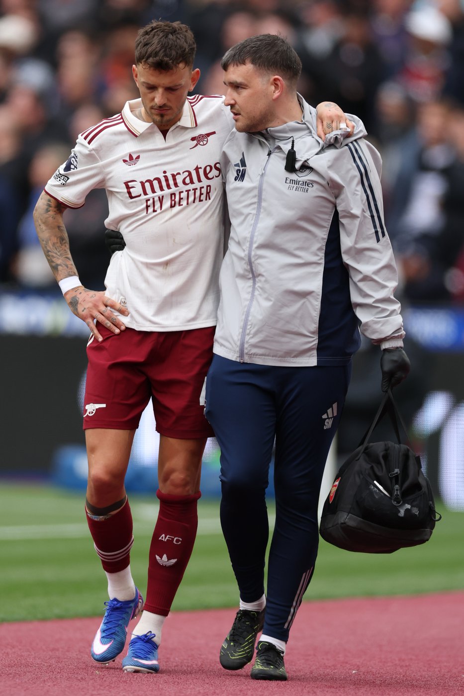 Arsenal defender Ben White ruled out of the World Cup with medial ligament damage | iNFOnews.ca