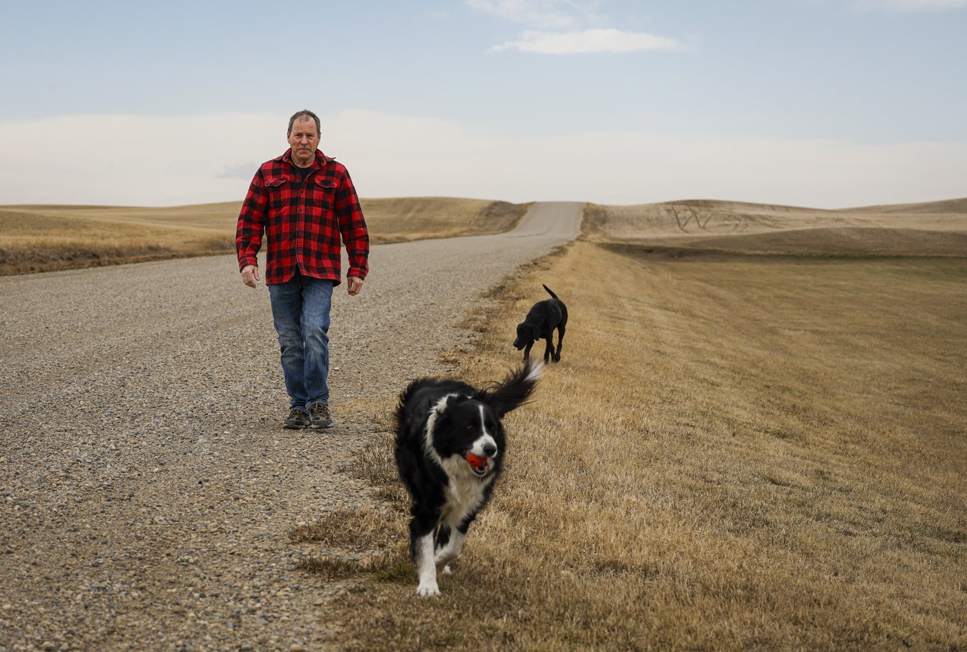 'It's ridiculous': U.S. closing historic Border Road to Canadian traffic | iNFOnews.ca