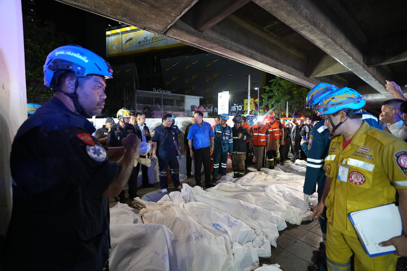 Fire breaks out at a pub in Bangkok, killing at least 27 people | iNFOnews.ca Fire breaks out at a pub in Bangkok, killing at least 27 people | iNFOnews.ca