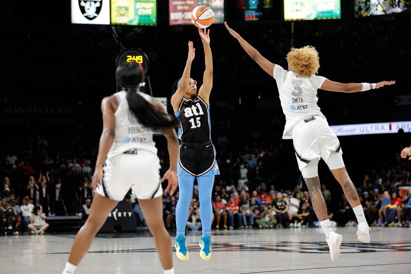 Rhyne Howard scores 23 and Dream beat Aces 97-82. Las Vegas coach Becky Hammon ejected in 1st half | iNFOnews.ca