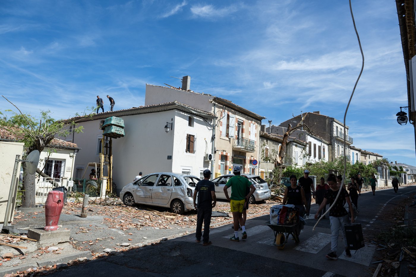 A tornado tears through a village in southern France, wrecking 300 homes | iNFOnews.ca