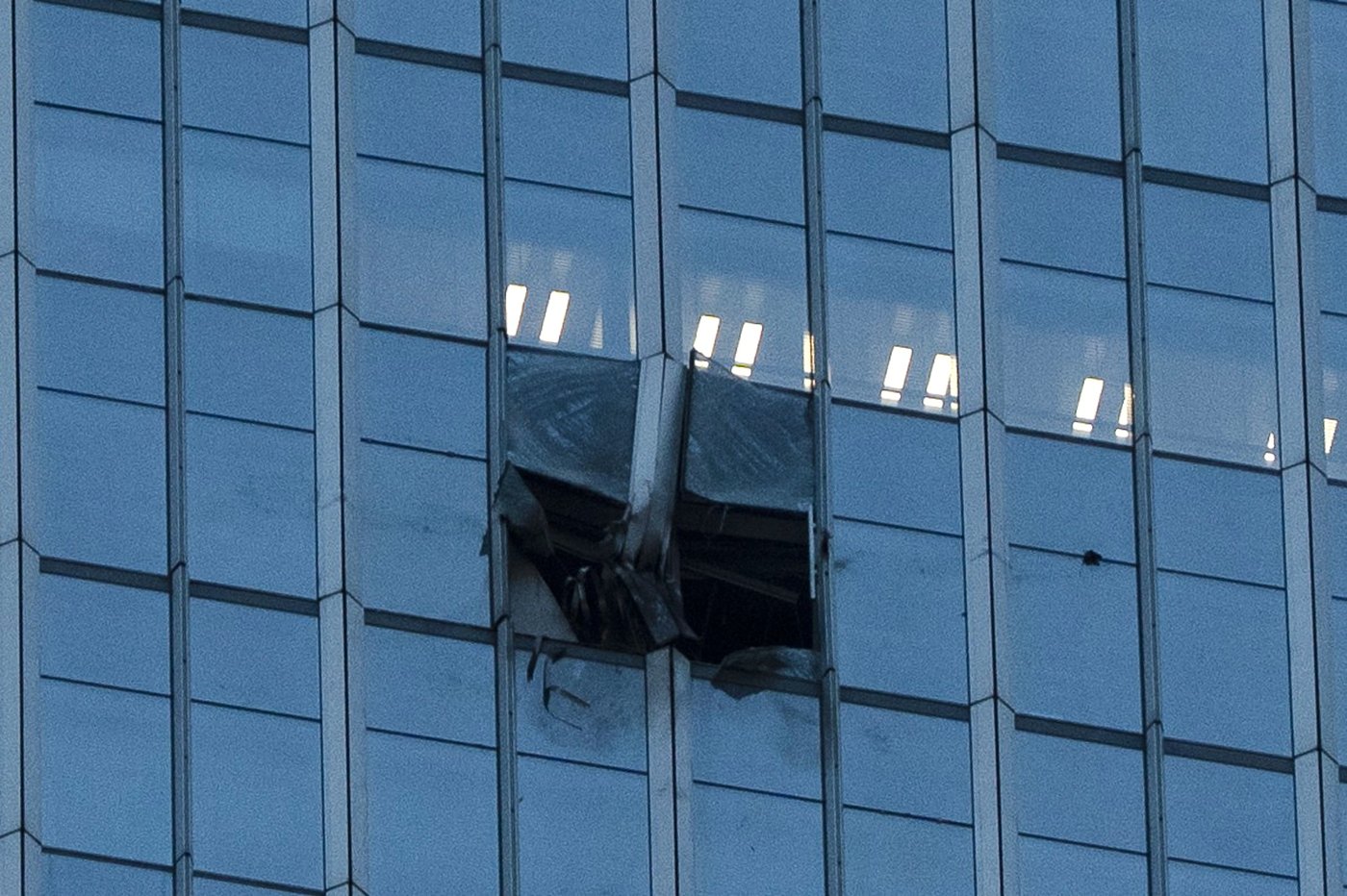 Small aircraft crashes into Beijing’s tallest building, according to reports | iNFOnews.ca