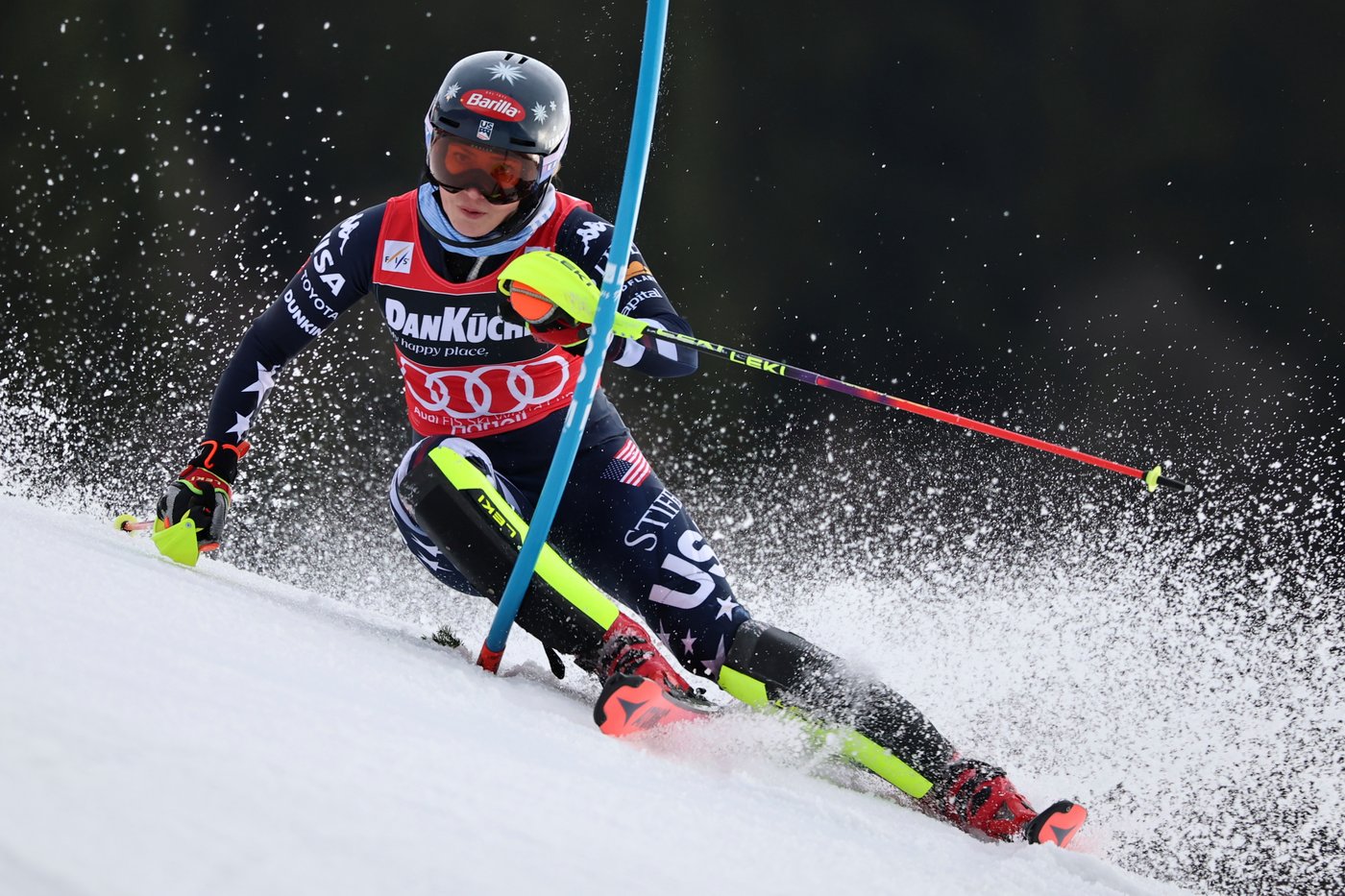 Shiffrin wins World Cup slalom but Aicher's third place puts overall title on hold | iNFOnews.ca