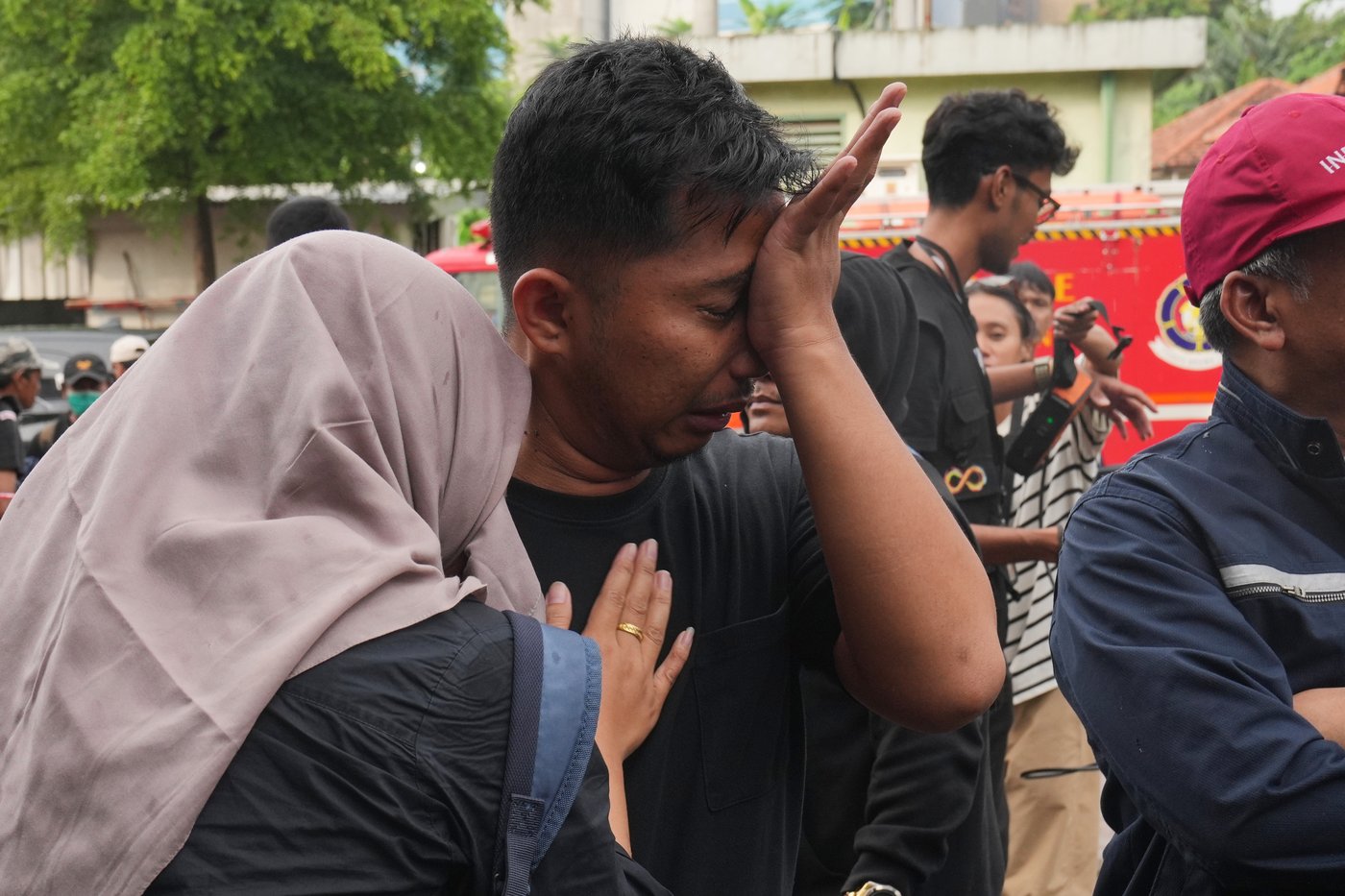 Rescuers recover last victims from Indonesia train wreck that killed 14 and injured dozens | iNwheels