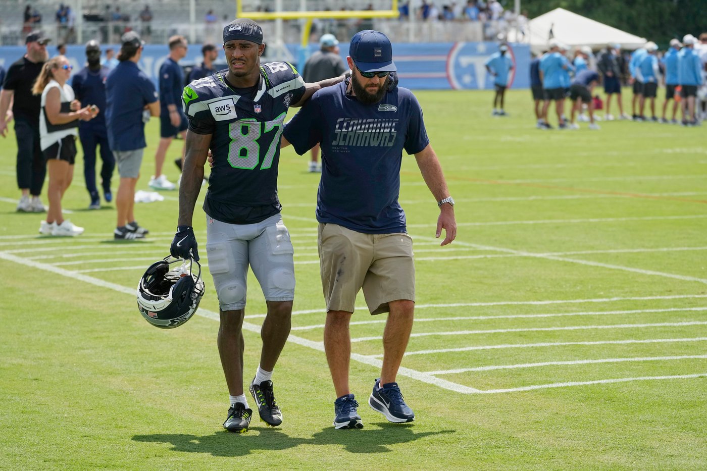 Mike Macdonald: Titans QB Cam Ward 'in command' during Seahawks-Titans joint practice | iNFOnews.ca
