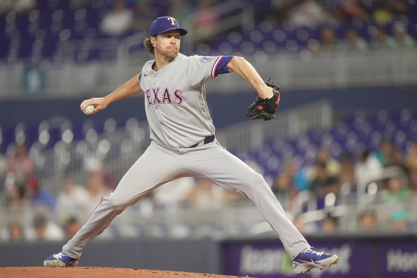 Otto López homers, has another multi-hit game and Marlins beat Rangers 4-2 | iNFOnews.ca