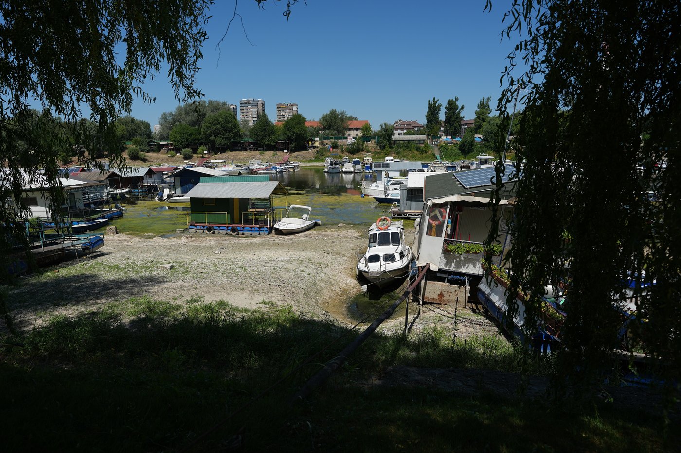Extreme heat and drought take a toll around the world, in photos | iNFOnews.ca