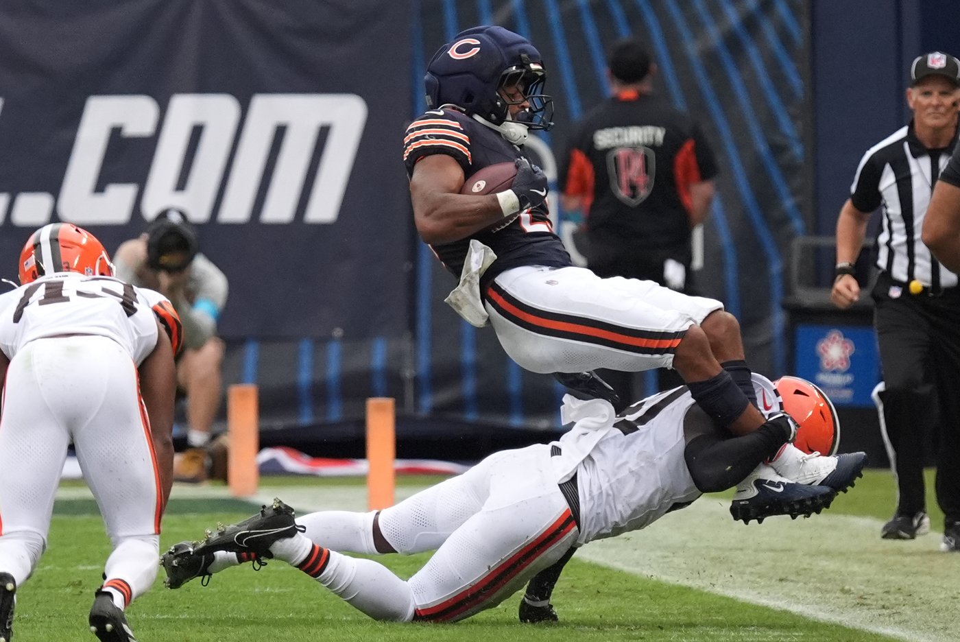 Deshaun Watson leads the Browns on 2 scoring drives in a 34-10 preseason loss to the Bears | iNFOnews.ca