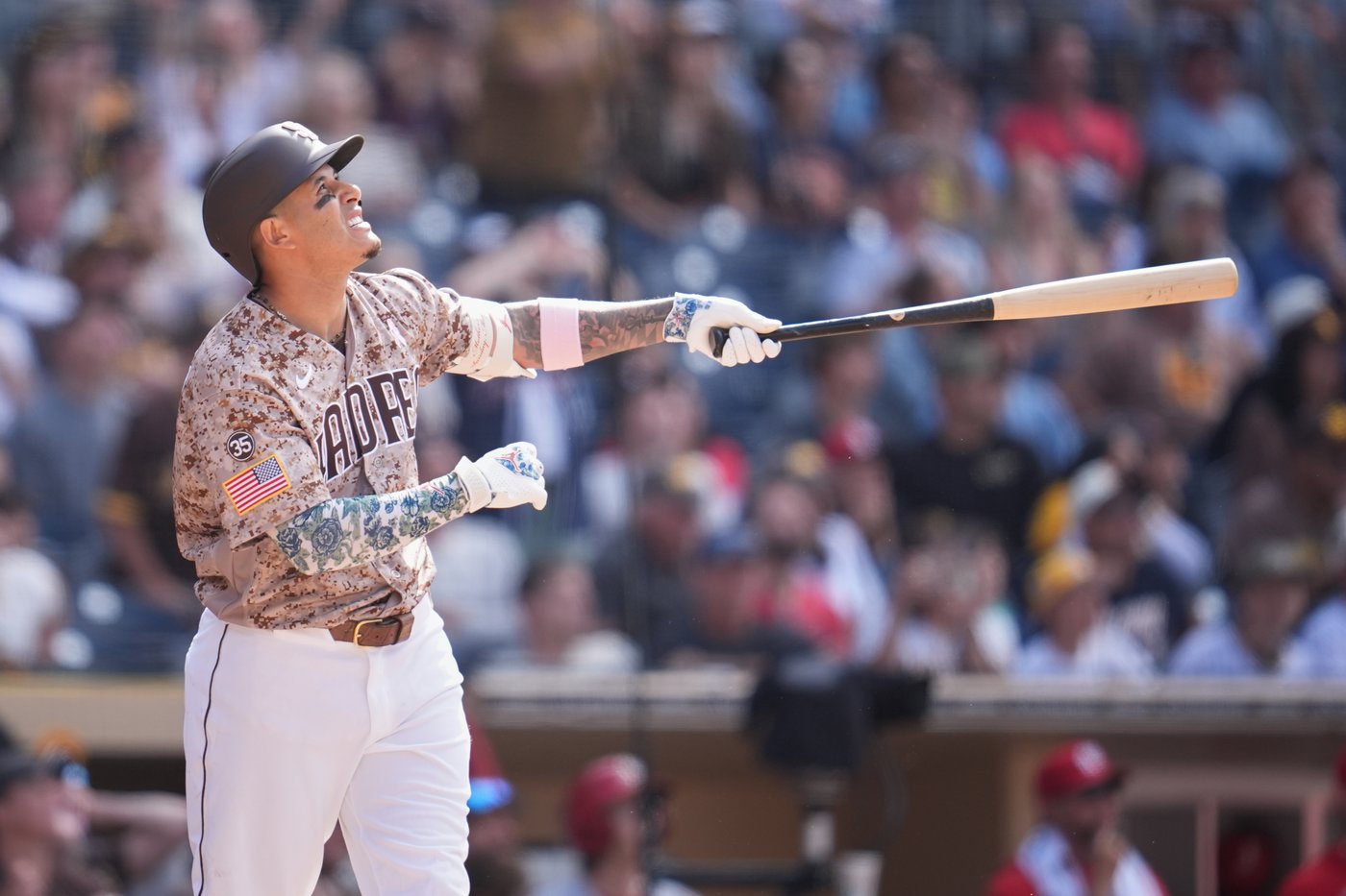 Castellanos hits tying homer in 9th and Machado delivers in 10th as Padres rally past Cardinals 3-2 | iNFOnews.ca