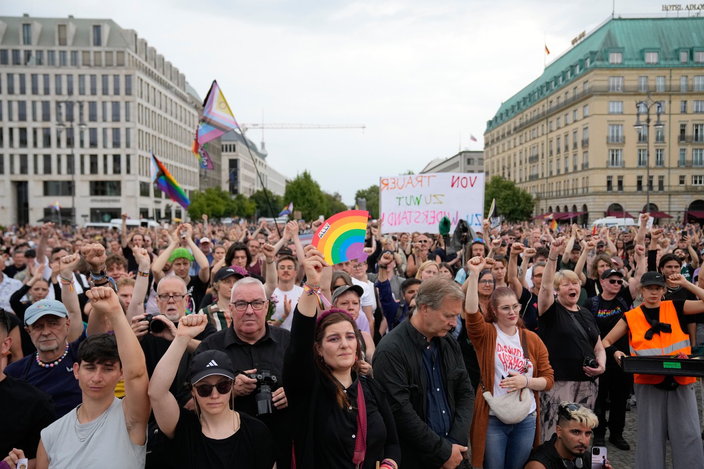 Photos show the aftermath of a van-ramming attack near Berlin's Pride Festival | iNFOnews.ca