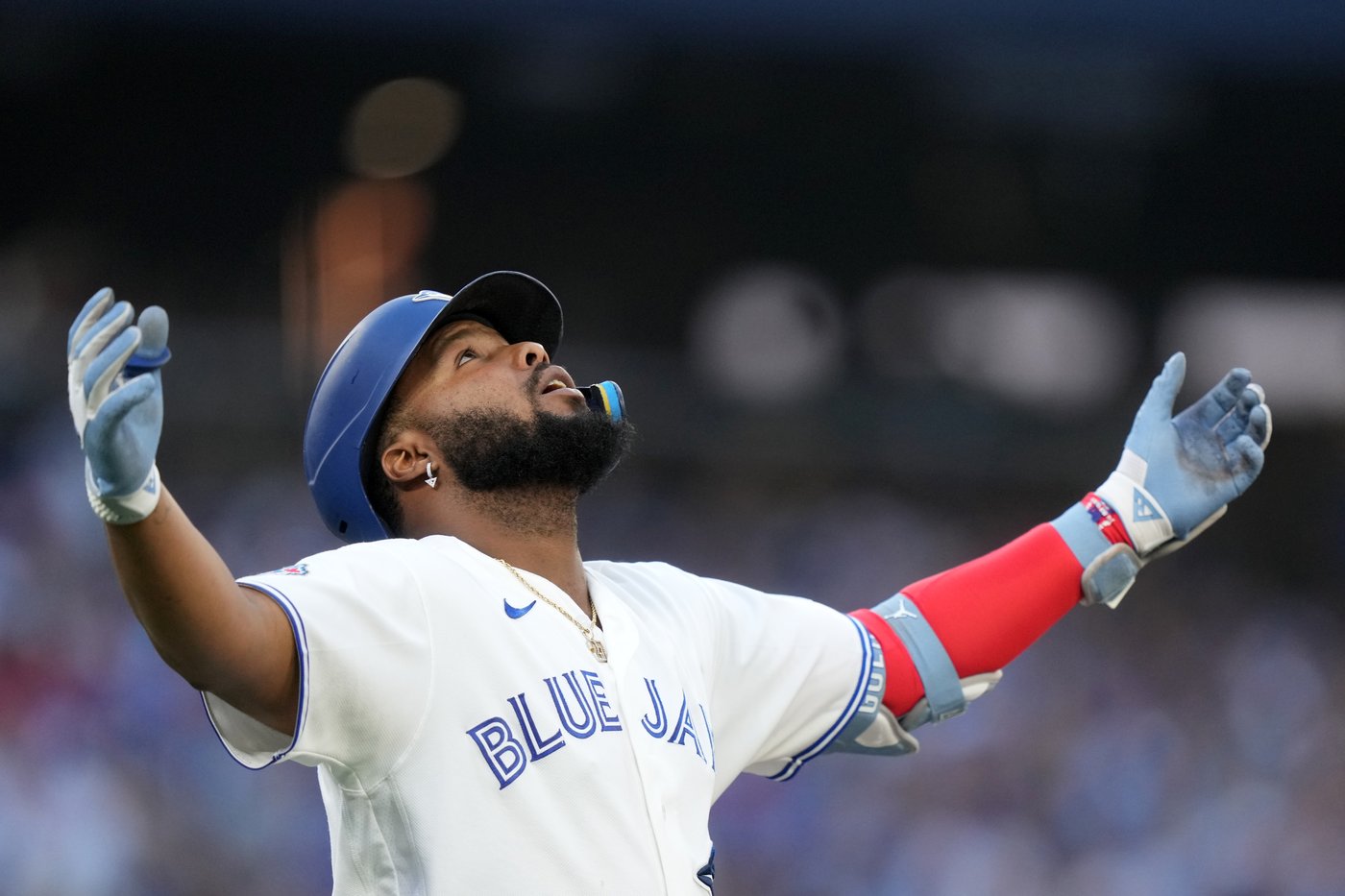 Blue Jays snap six-game losing skid with 2-1 win over struggling Mets | iNFOnews.ca