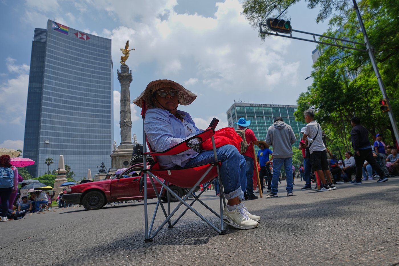 Protests in Mexico City capitalize on World Cup celebrations to pressure government | iNFOnews.ca