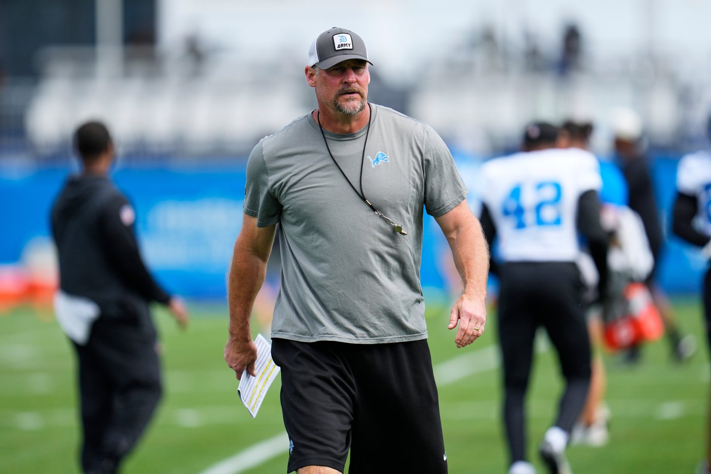 Lions tight end Sam LaPorta hurts hip, cornerback Ennis Rakestraw injures lower leg | iNFOnews.ca Lions tight end Sam LaPorta hurts hip, cornerback Ennis Rakestraw injures lower leg | iNFOnews.ca