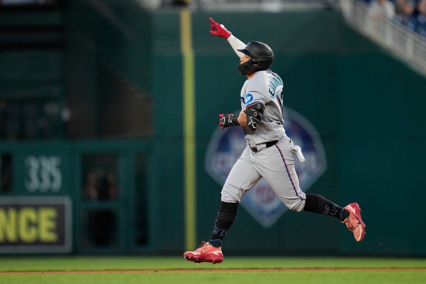 Marlins hit 3 straight homers and hold Nationals hitless until 6th inning of 7-3 victory | iNFOnews.ca