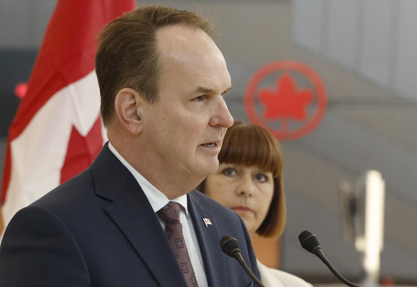 Feds to hike max fine for airlines abusing passenger protection regulations to $1M | iNFOnews.ca