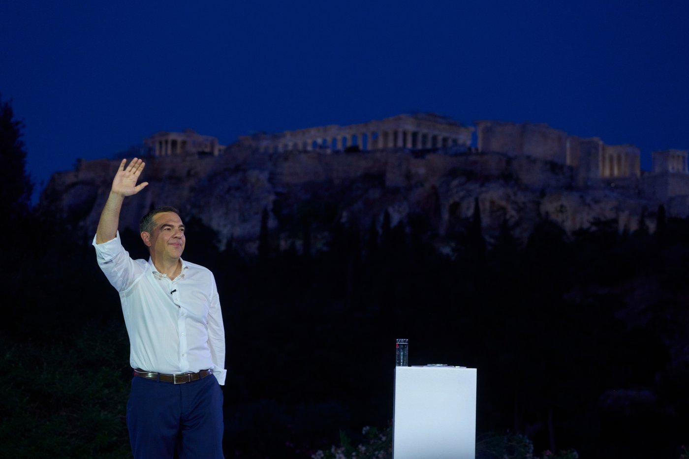 Former Greek anti-austerity leader Alexis Tsipras steps back into politics | iNFOnews.ca